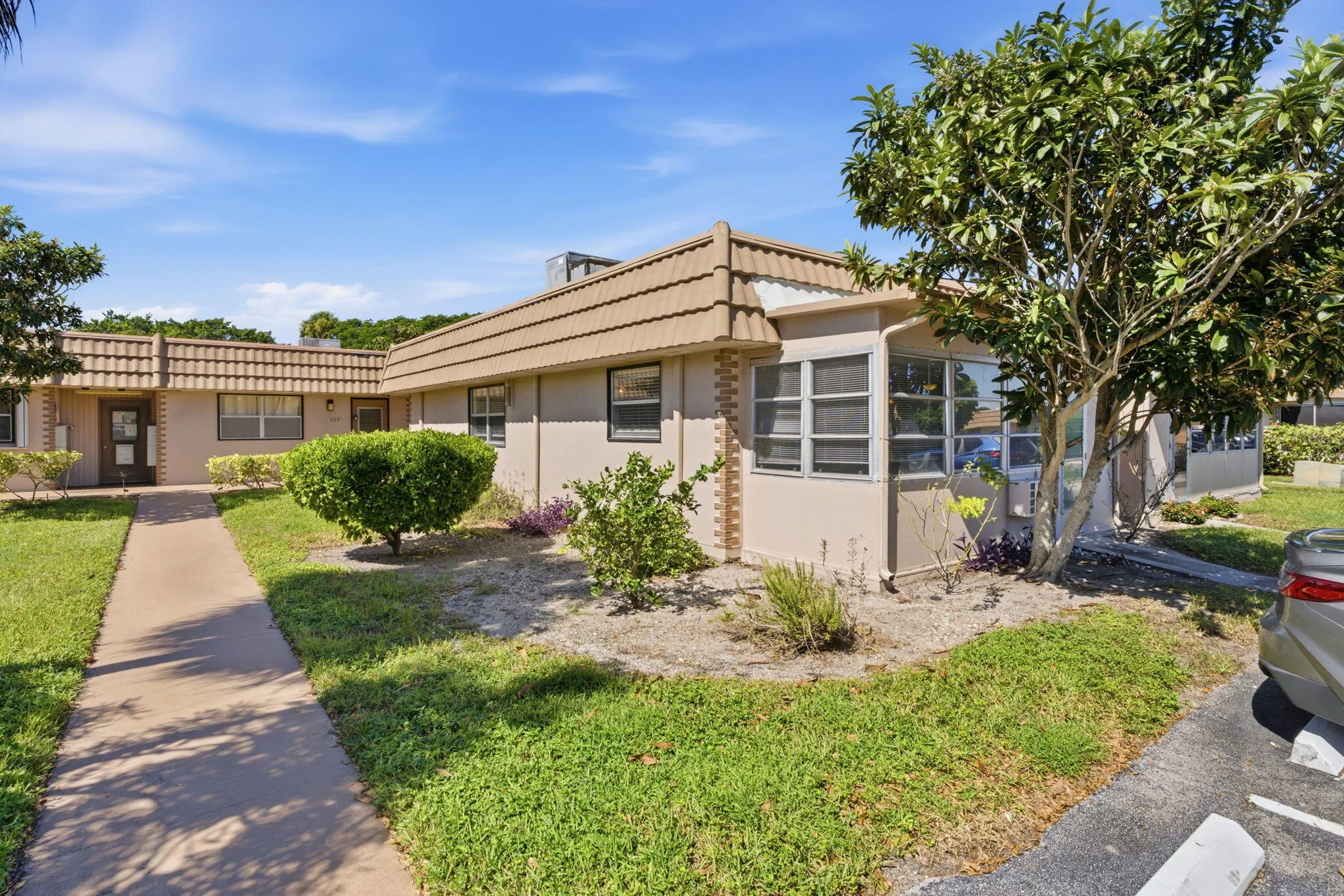 226 Seville Boulevard