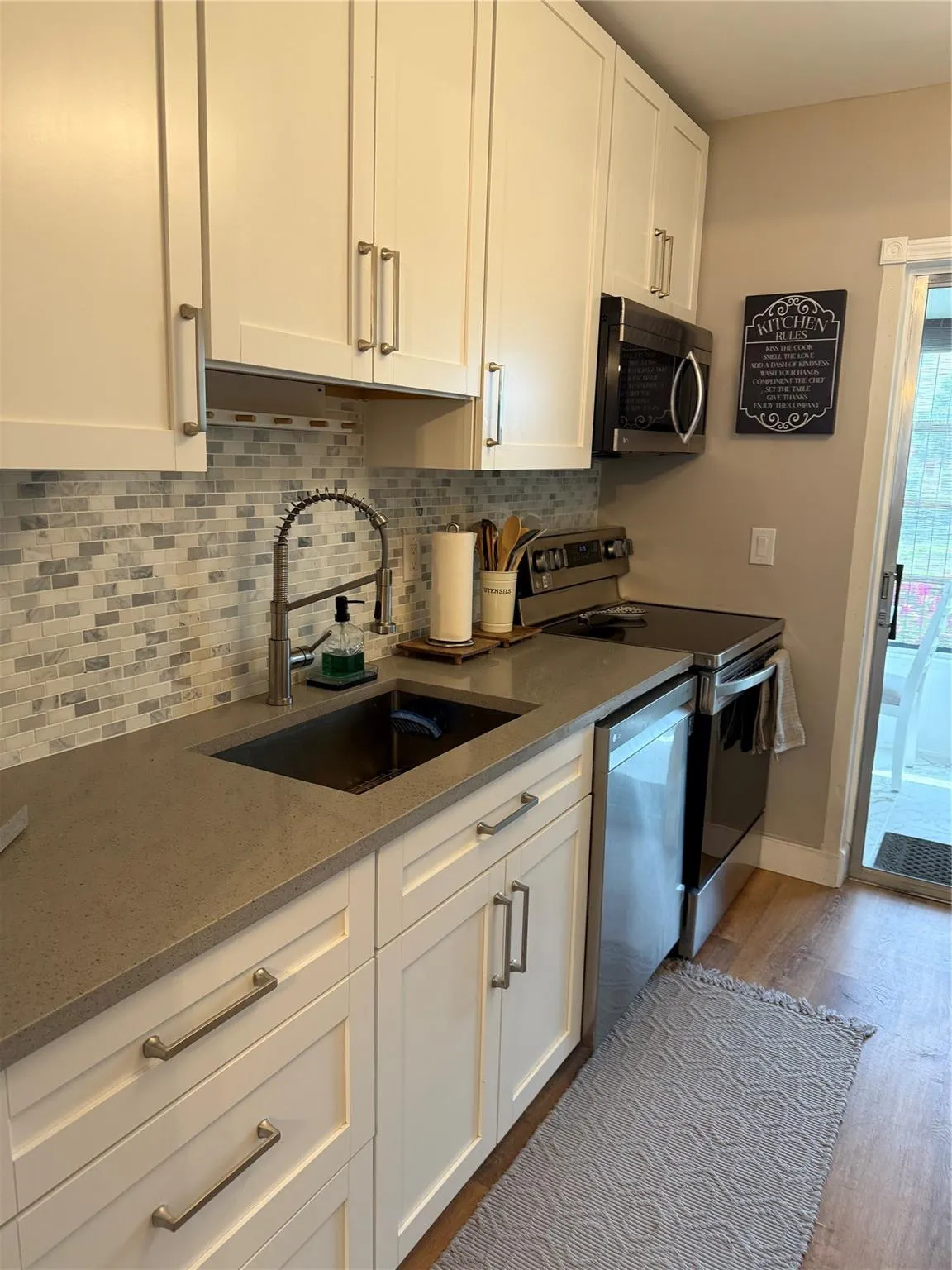 22 ABBEY Lane #205