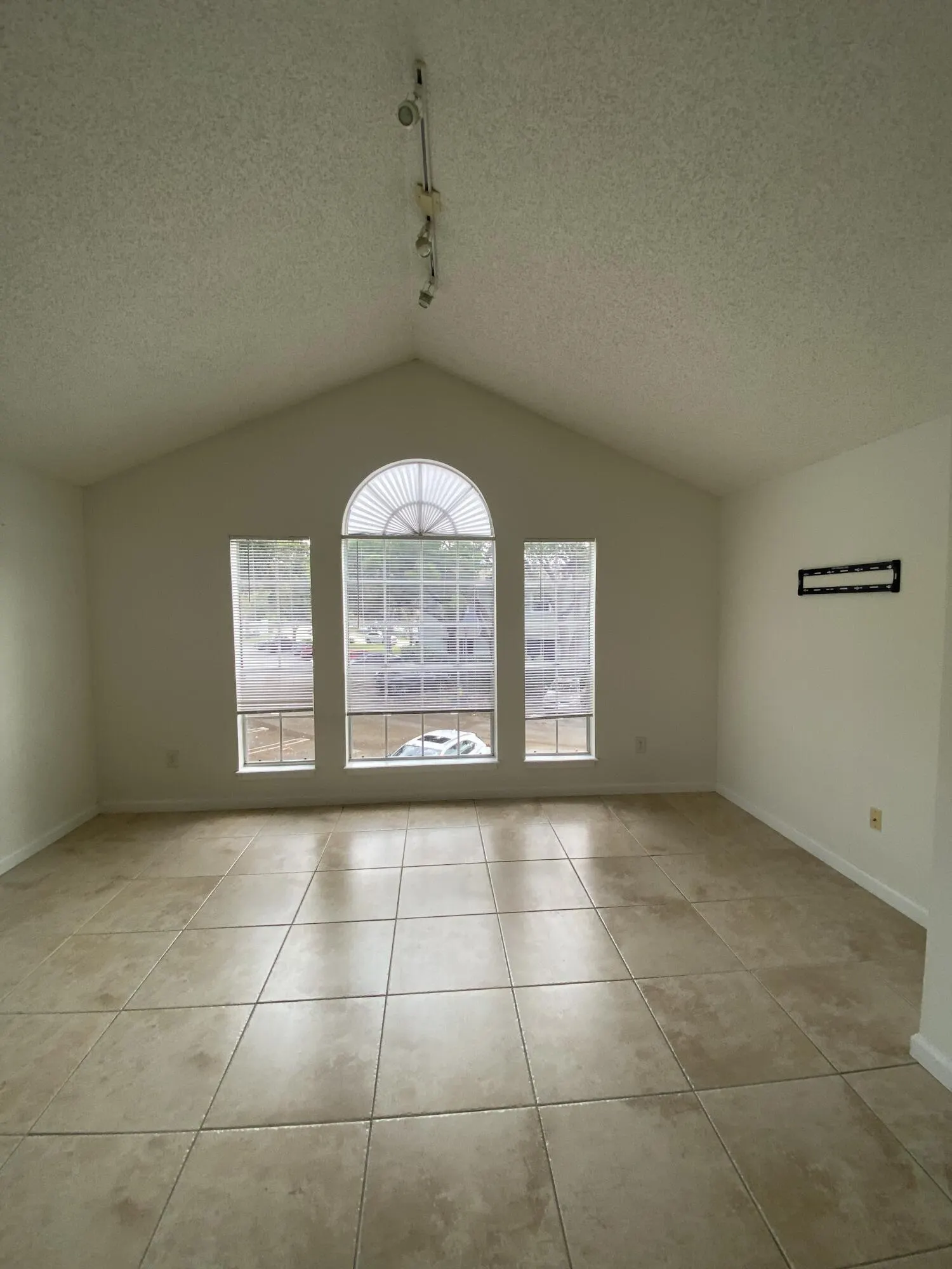 1020 CRYSTAL Way #H