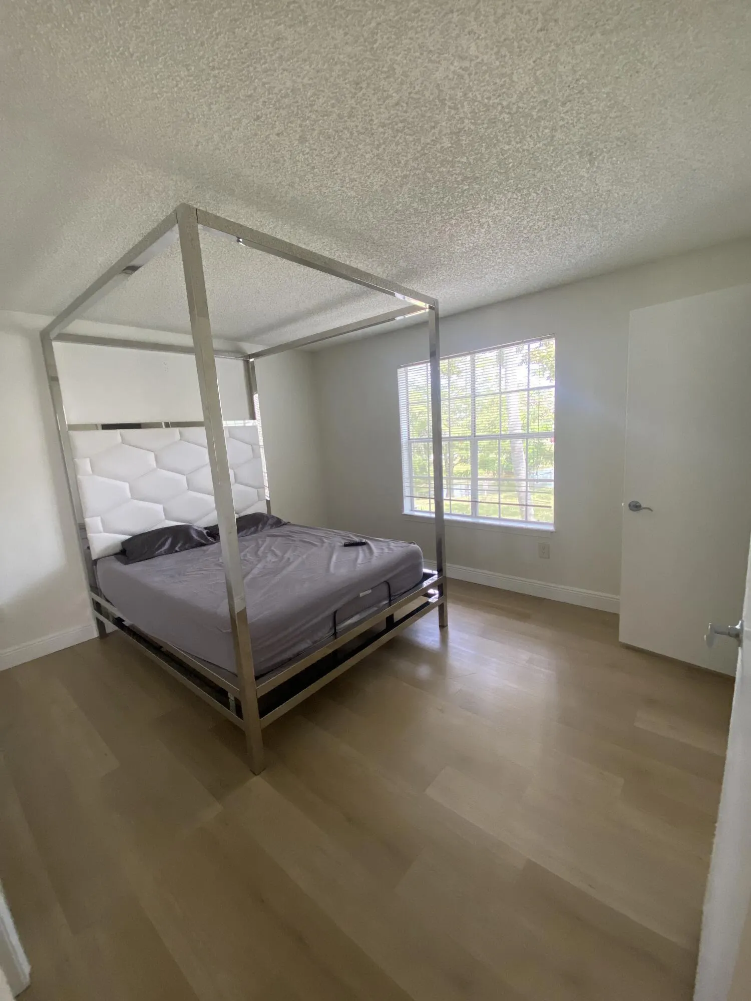 1020 CRYSTAL Way #H
