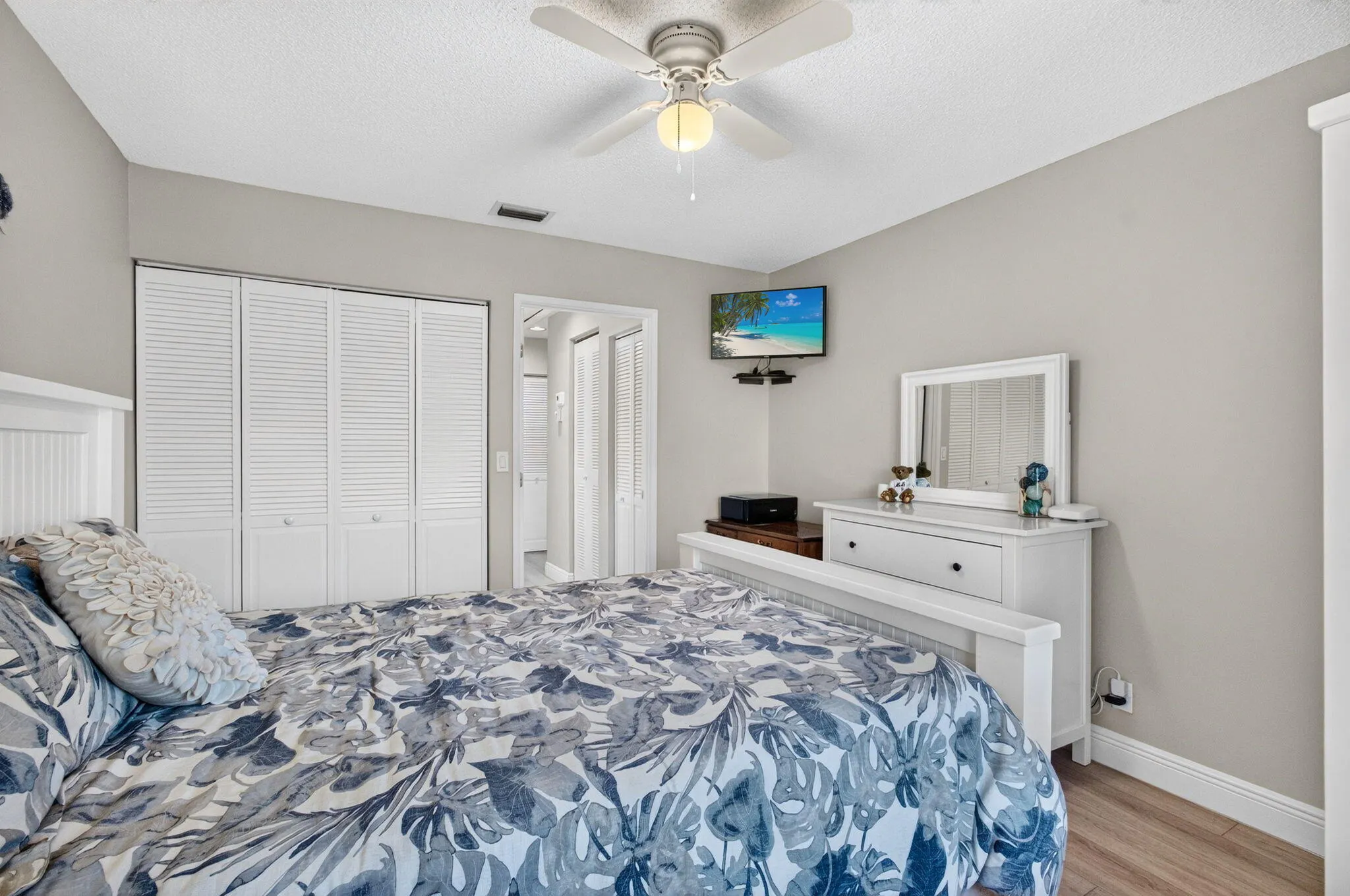 10383 S Circle Lake Drive #202