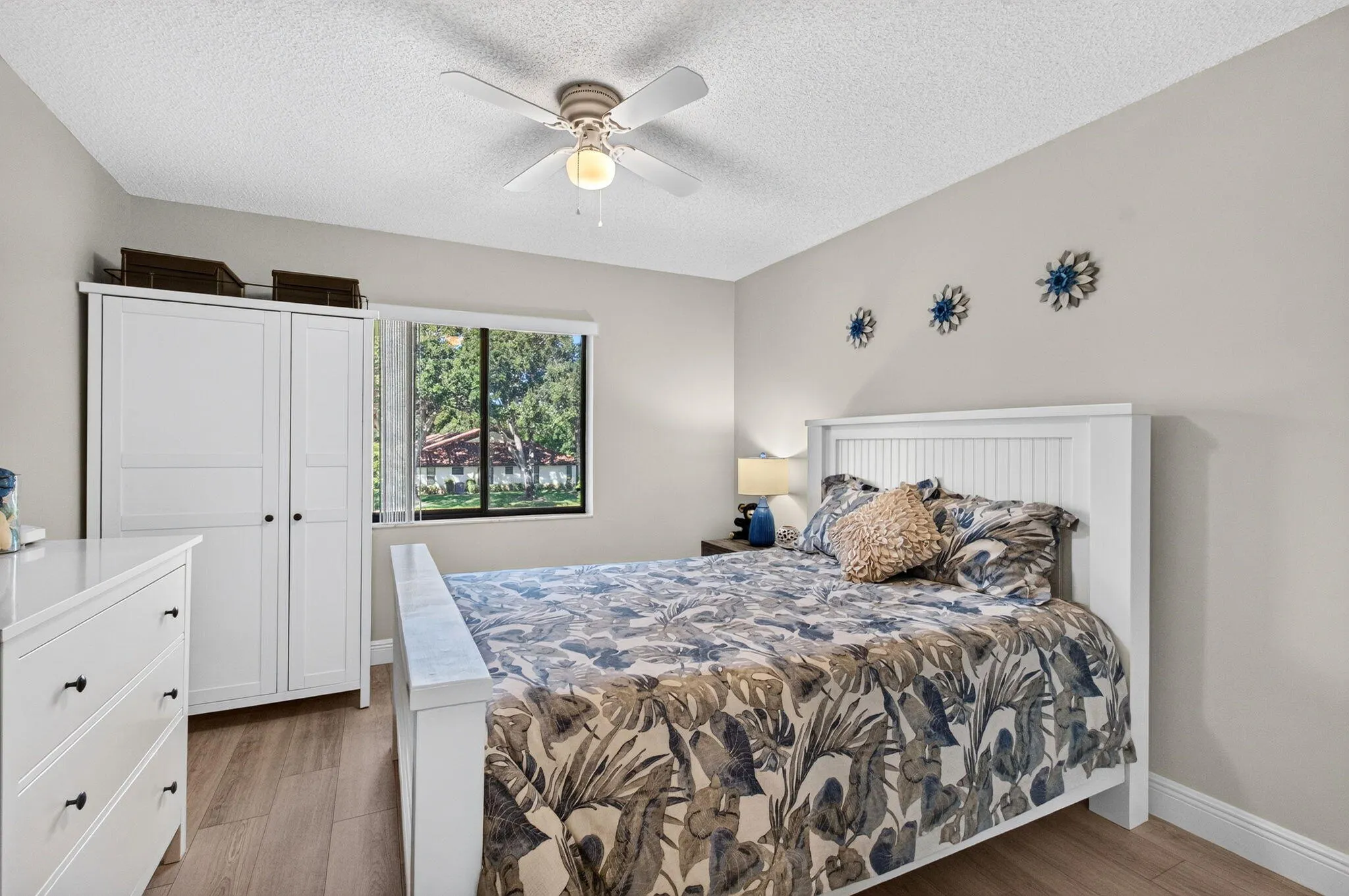 10383 S Circle Lake Drive #202
