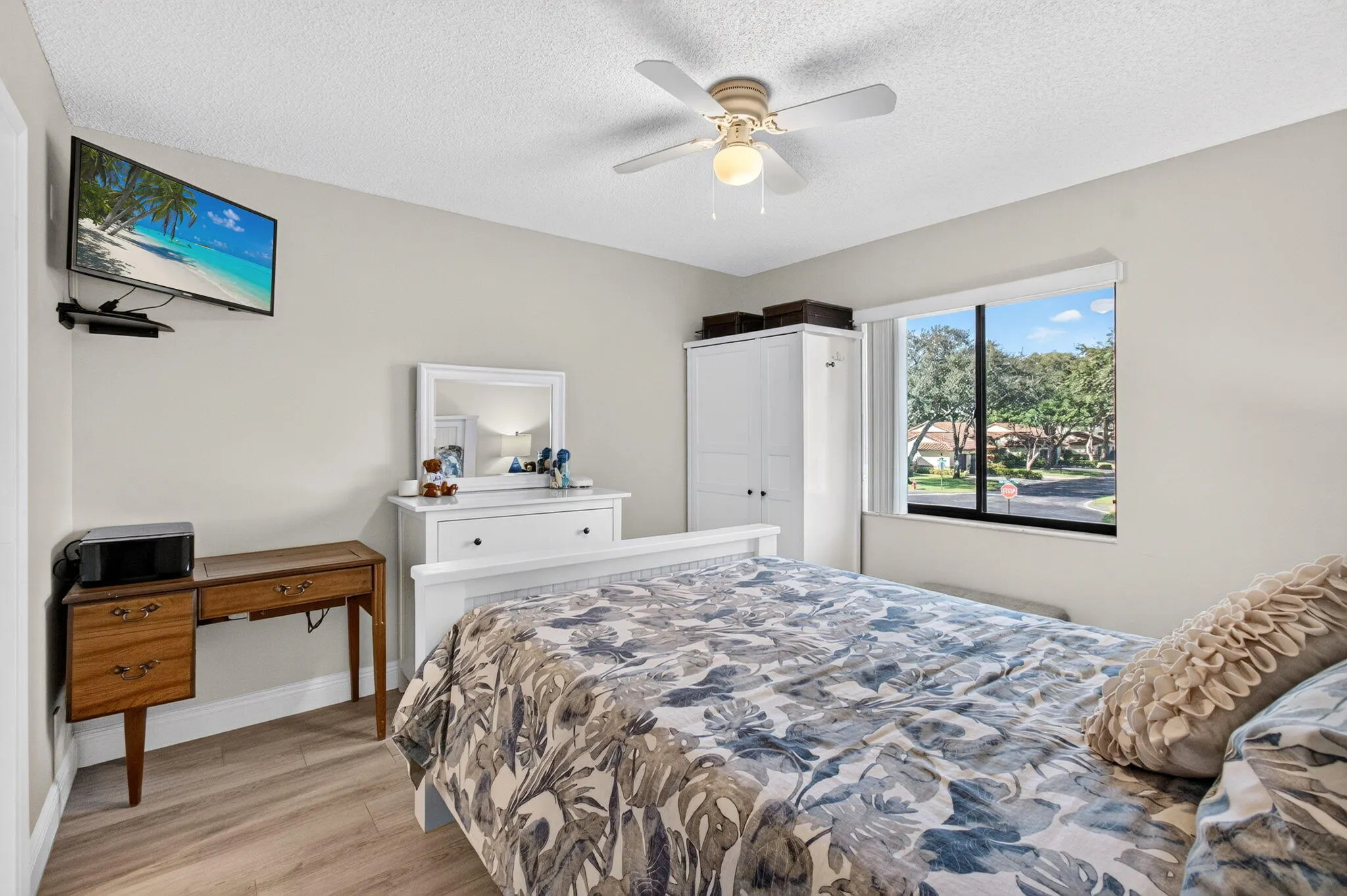 10383 S Circle Lake Drive #202