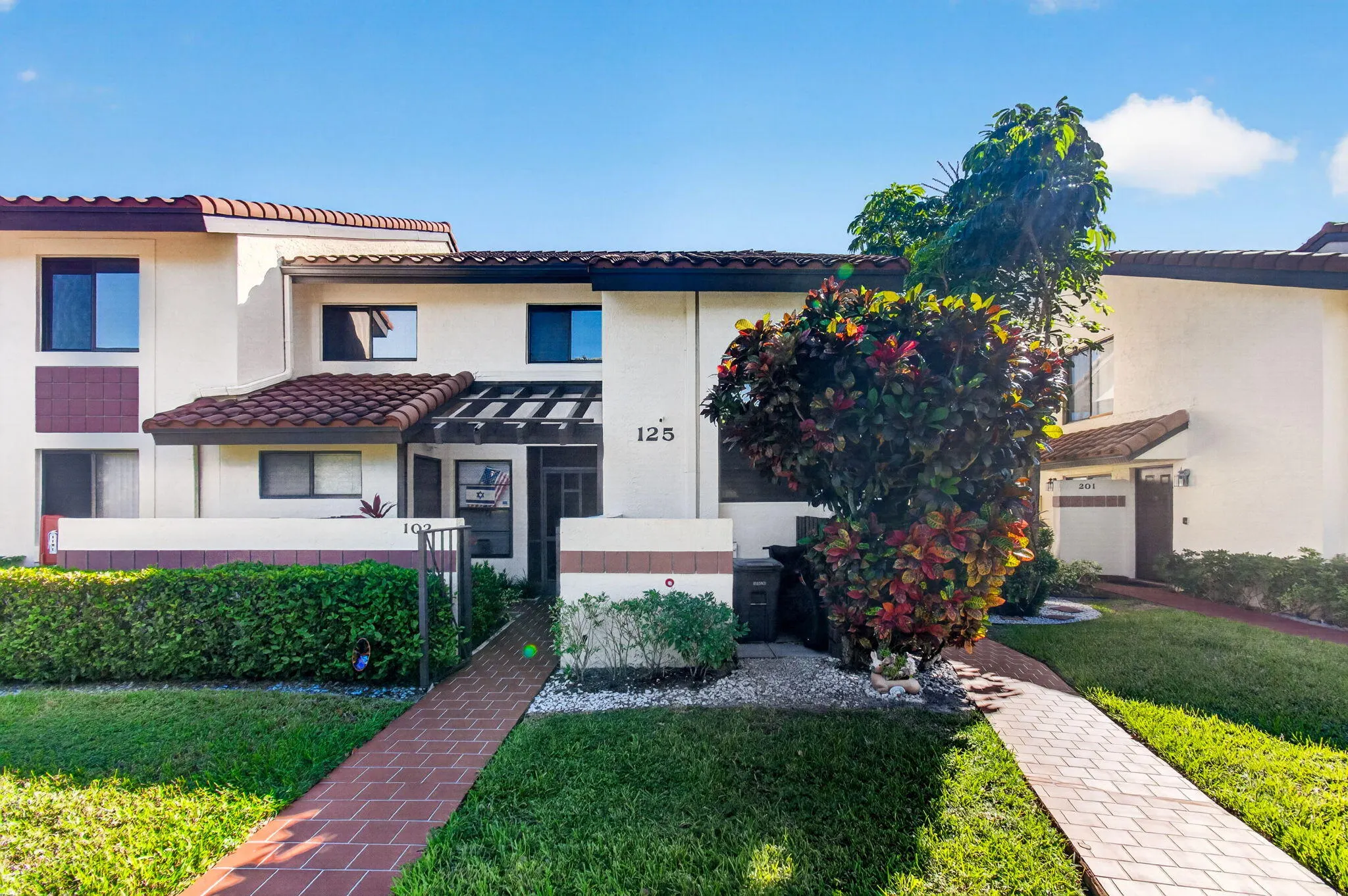 10383 S Circle Lake Drive #202
