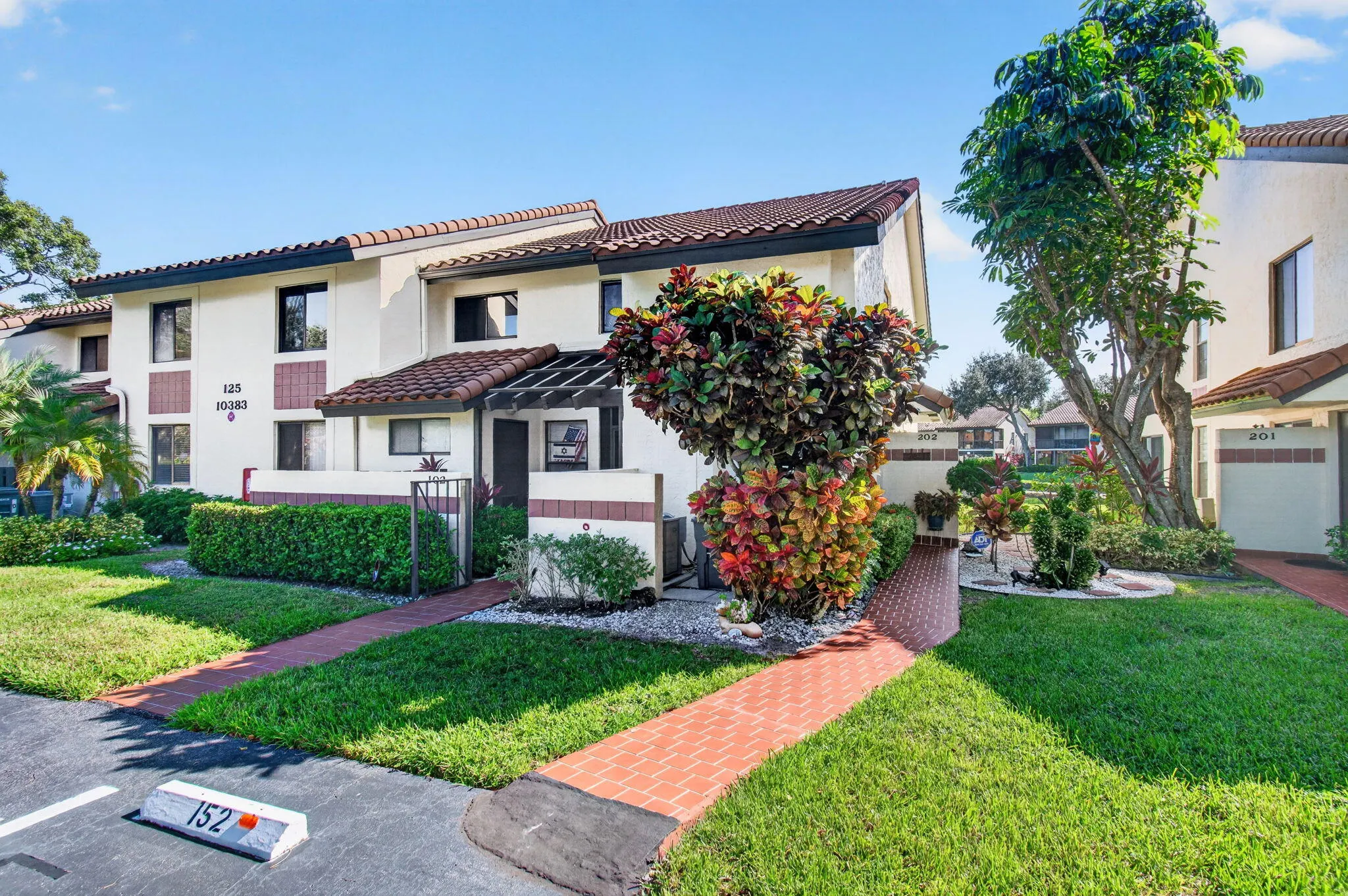 10383 S Circle Lake Drive #202
