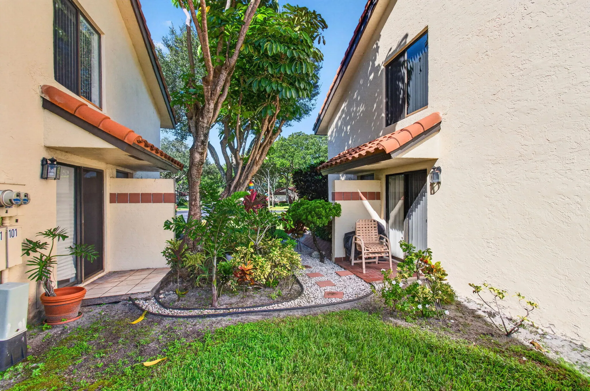 10383 S Circle Lake Drive #202