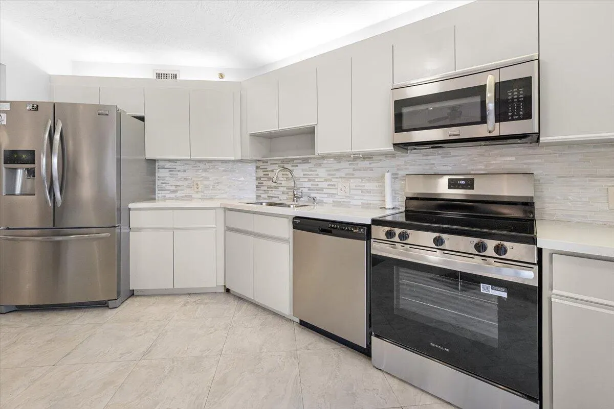 7507 LA PAZ Boulevard #104