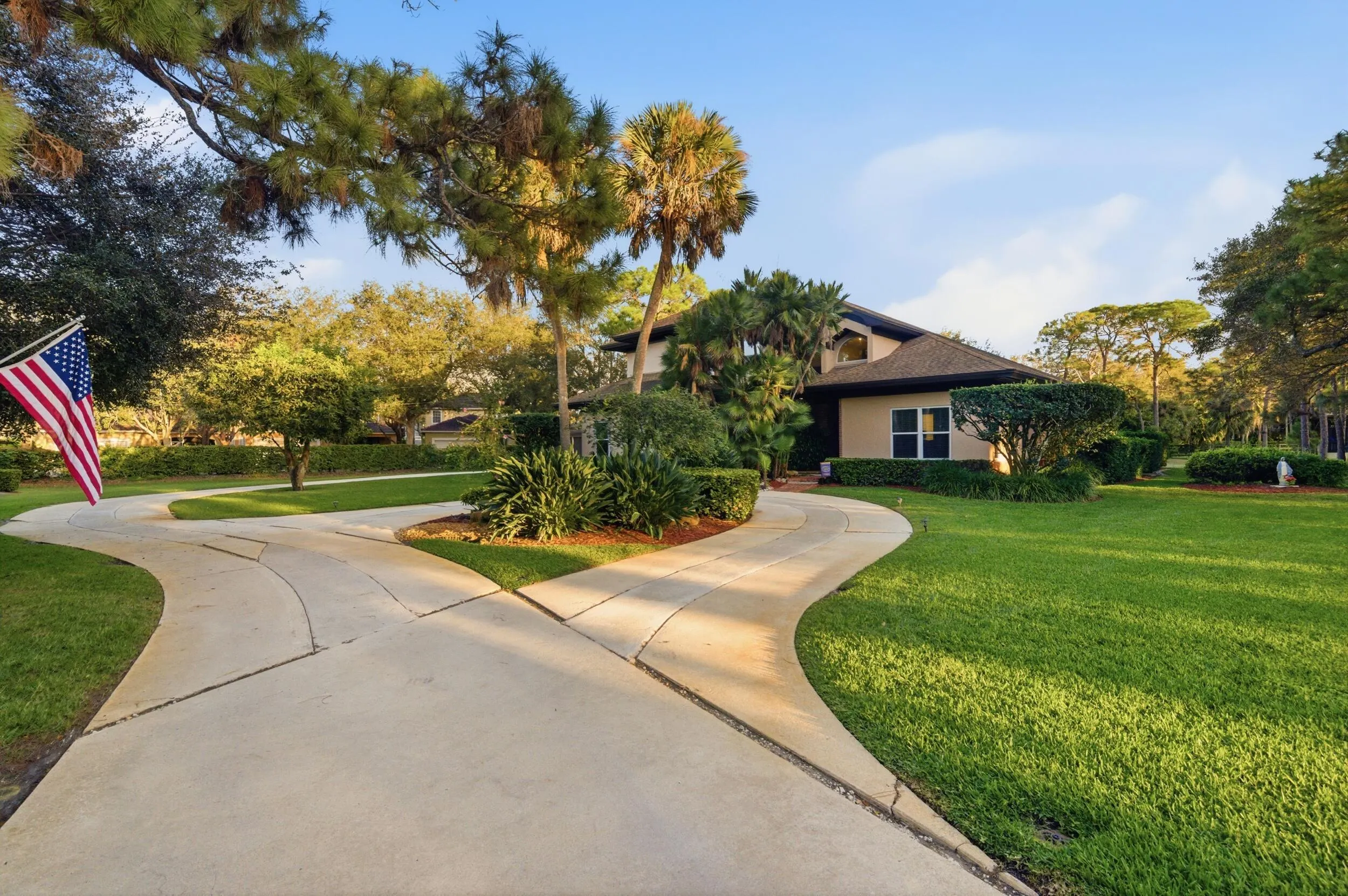 4838 CHARLTON Way