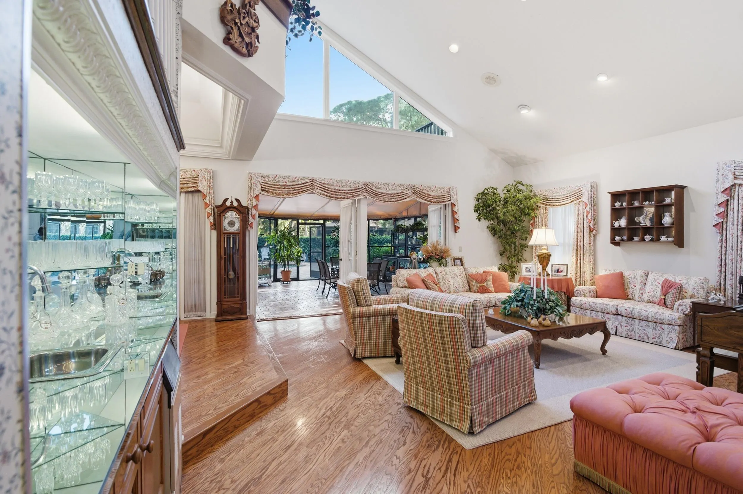 4838 CHARLTON Way