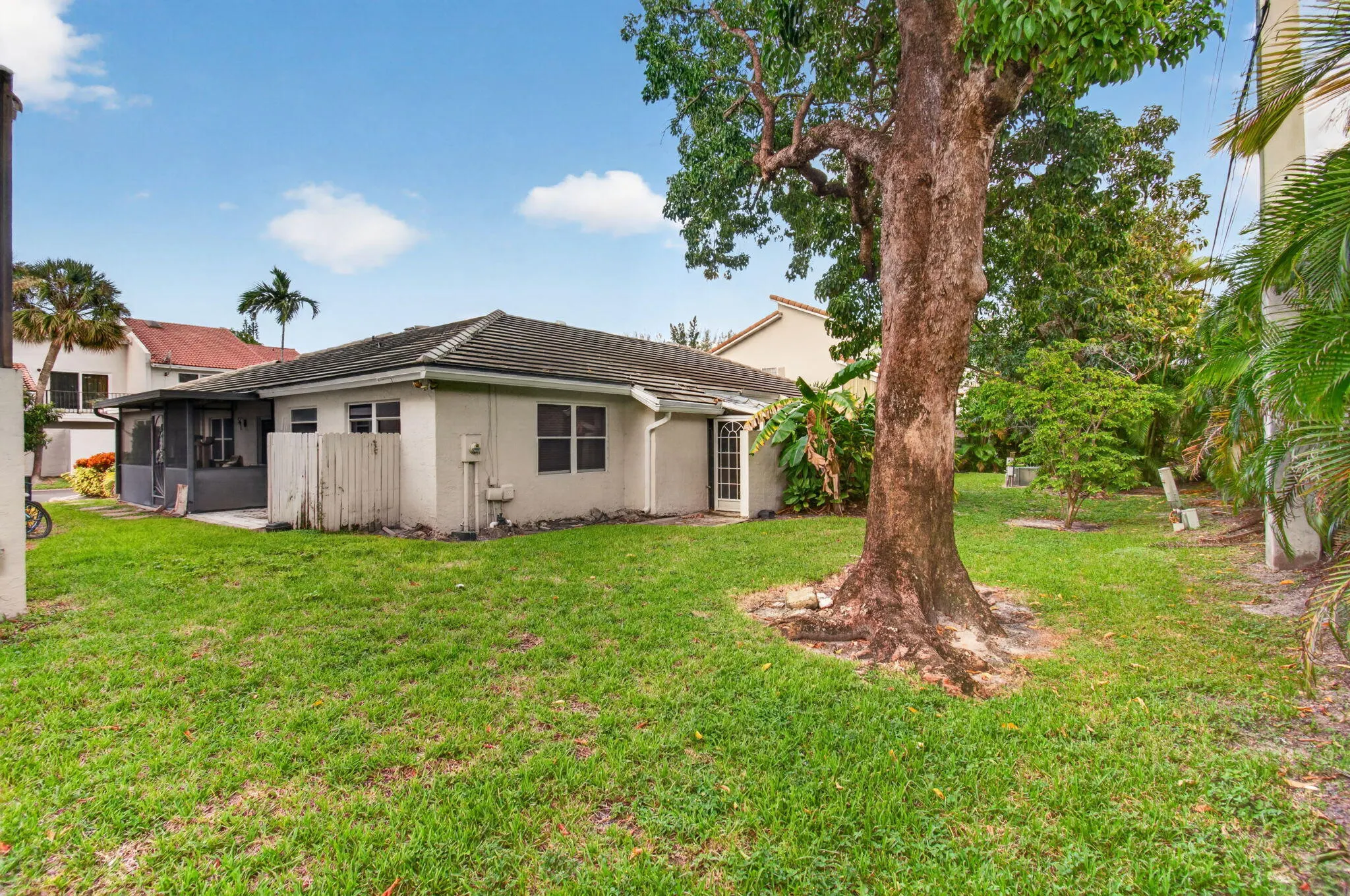 7420 CHAMPAGNE Place