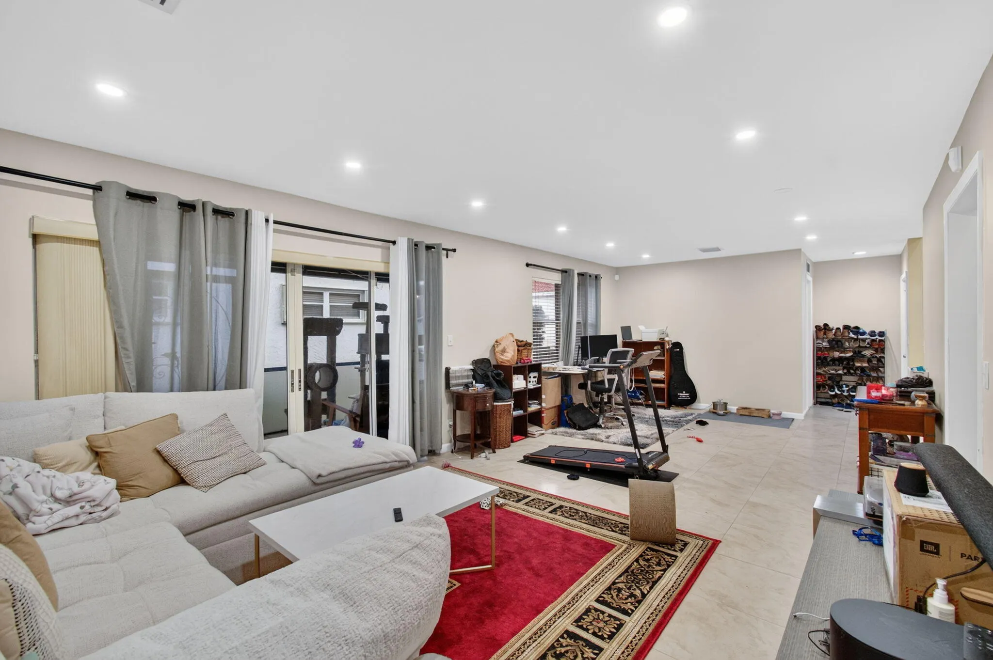 7420 CHAMPAGNE Place