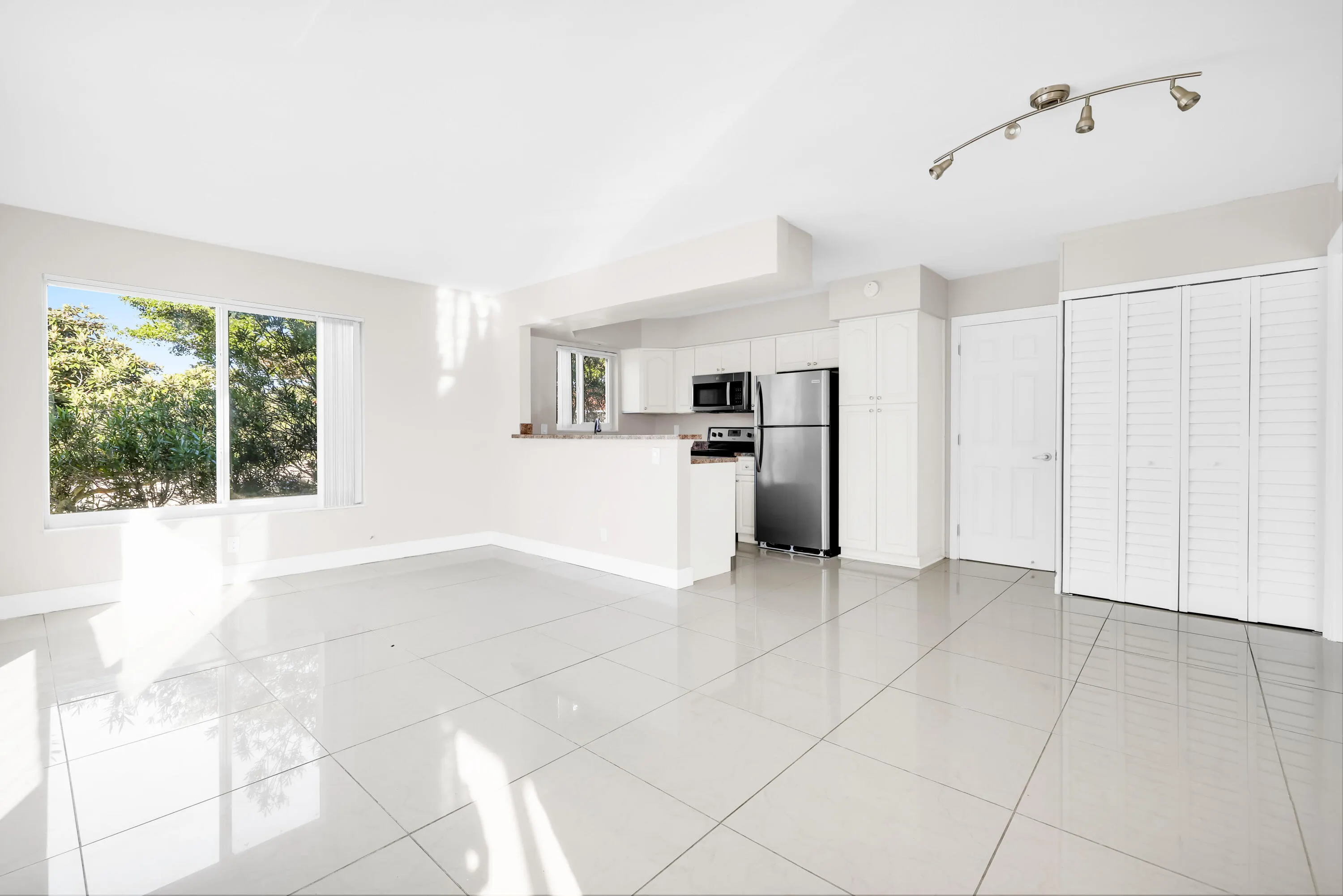 431 W CAMINO REAL #14