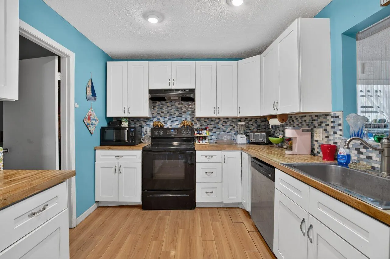 731 SW 1st Court