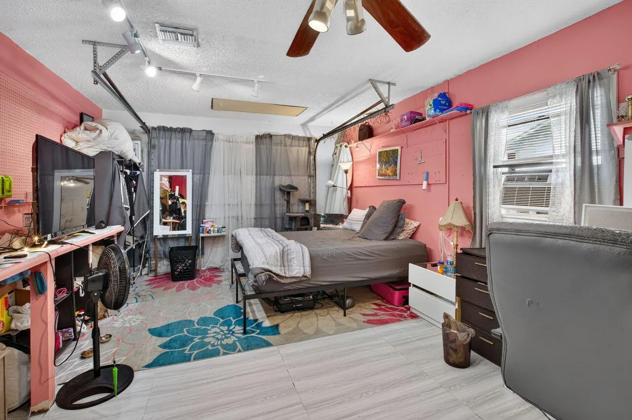 731 SW 1st Court
