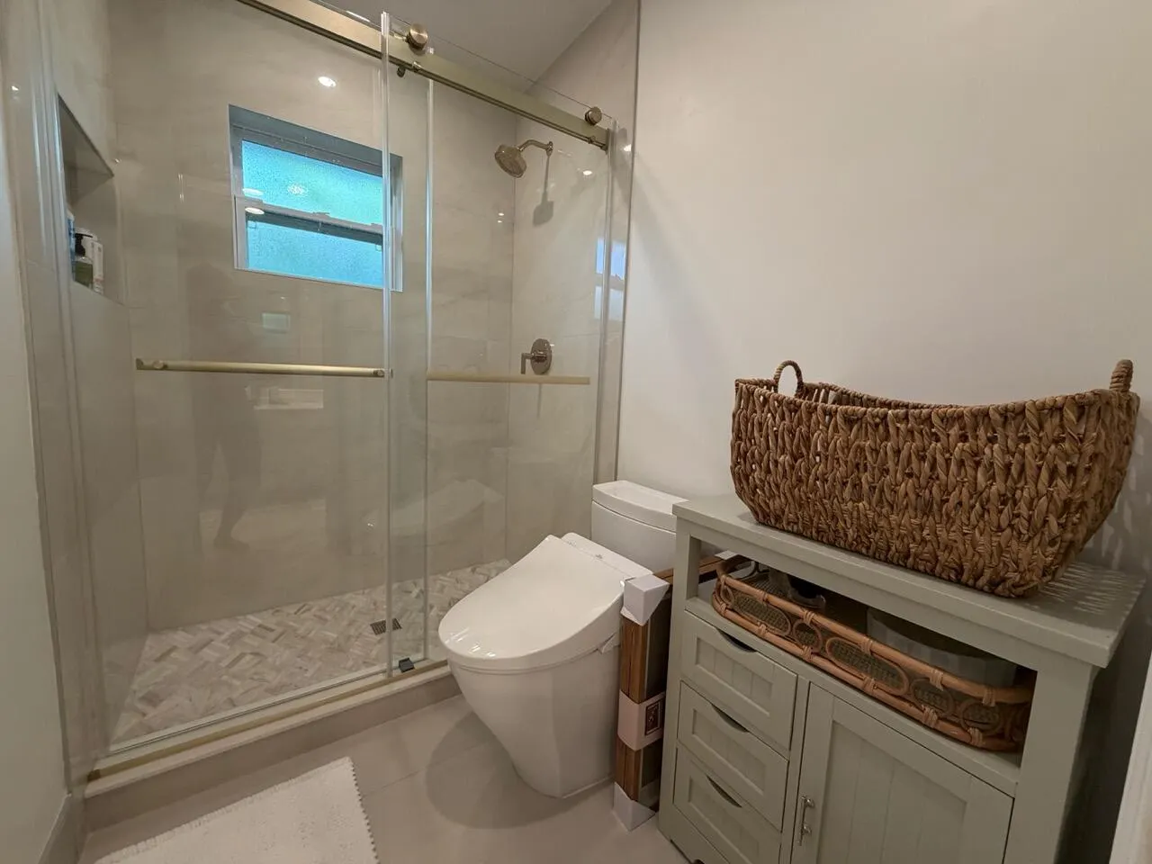 827 NE 33RD Street