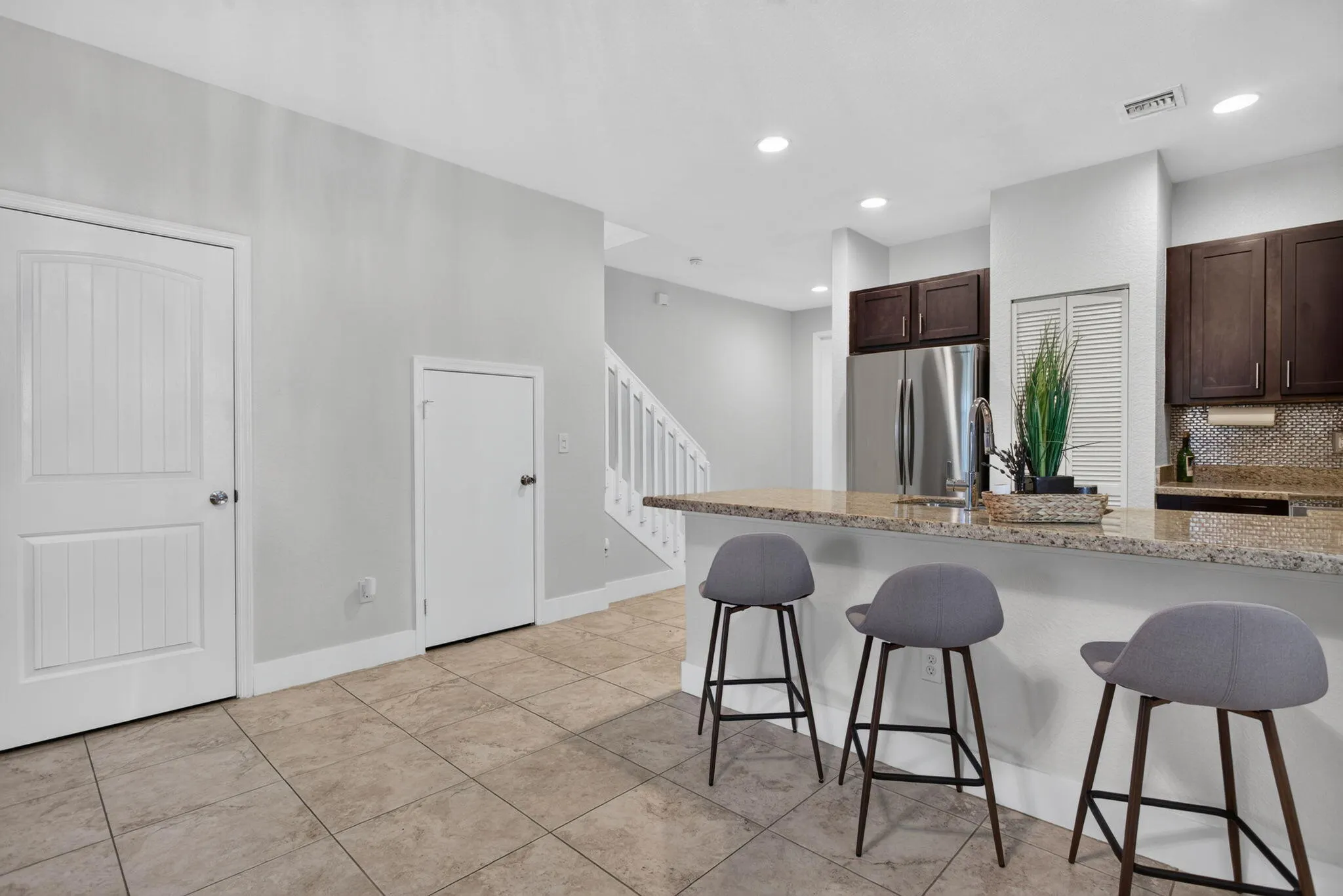 305 NE 47TH Place #305