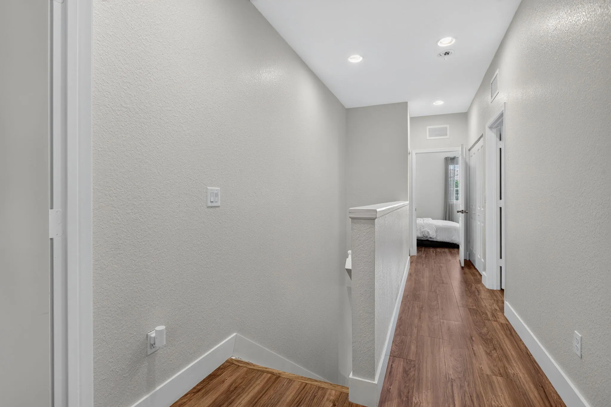 305 NE 47TH Place #305