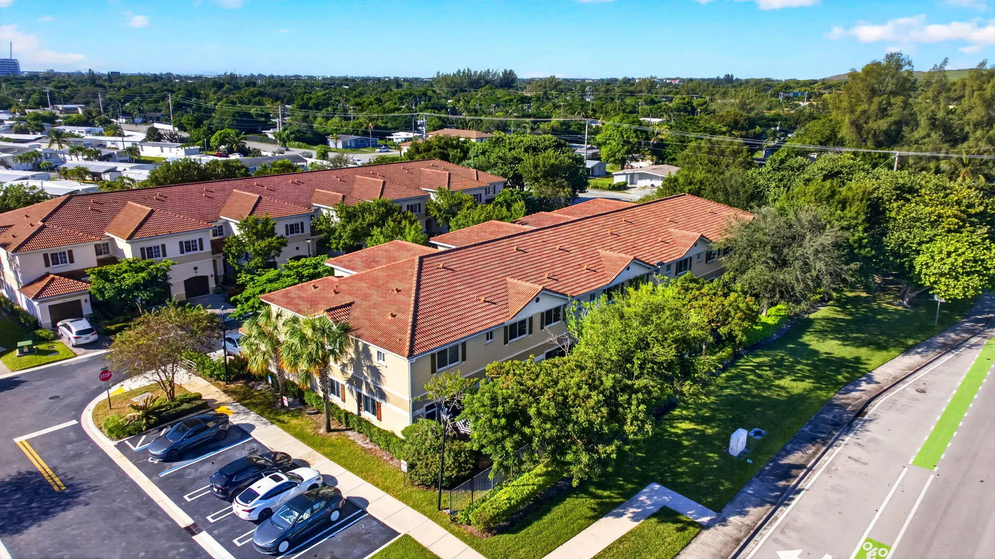 305 NE 47TH Place #305