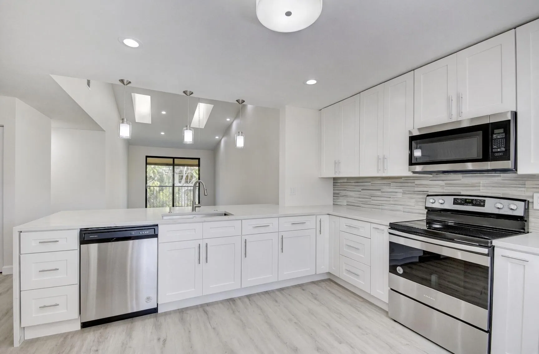 7916 LA MIRADA Drive