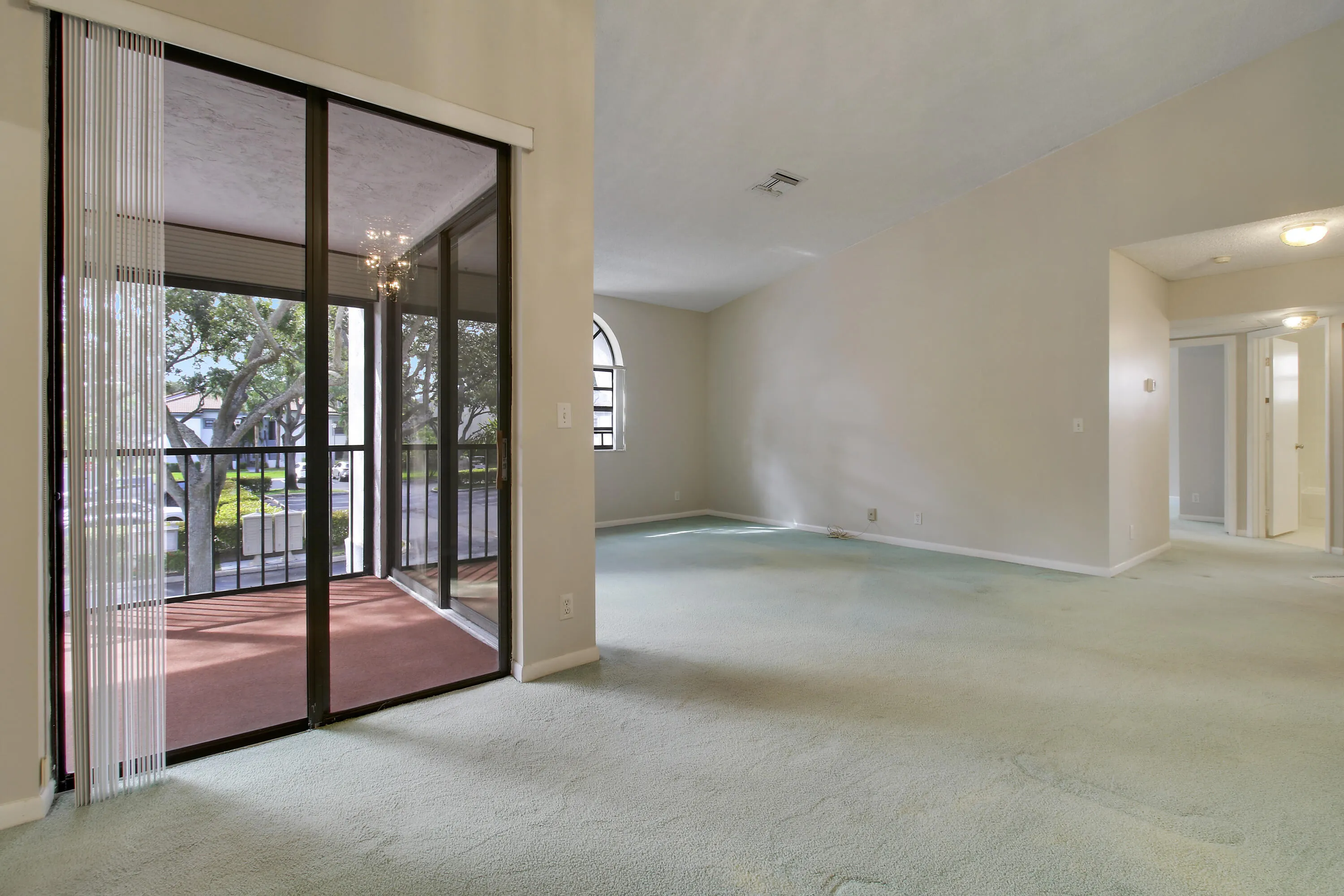 5422 Venetia Court #E