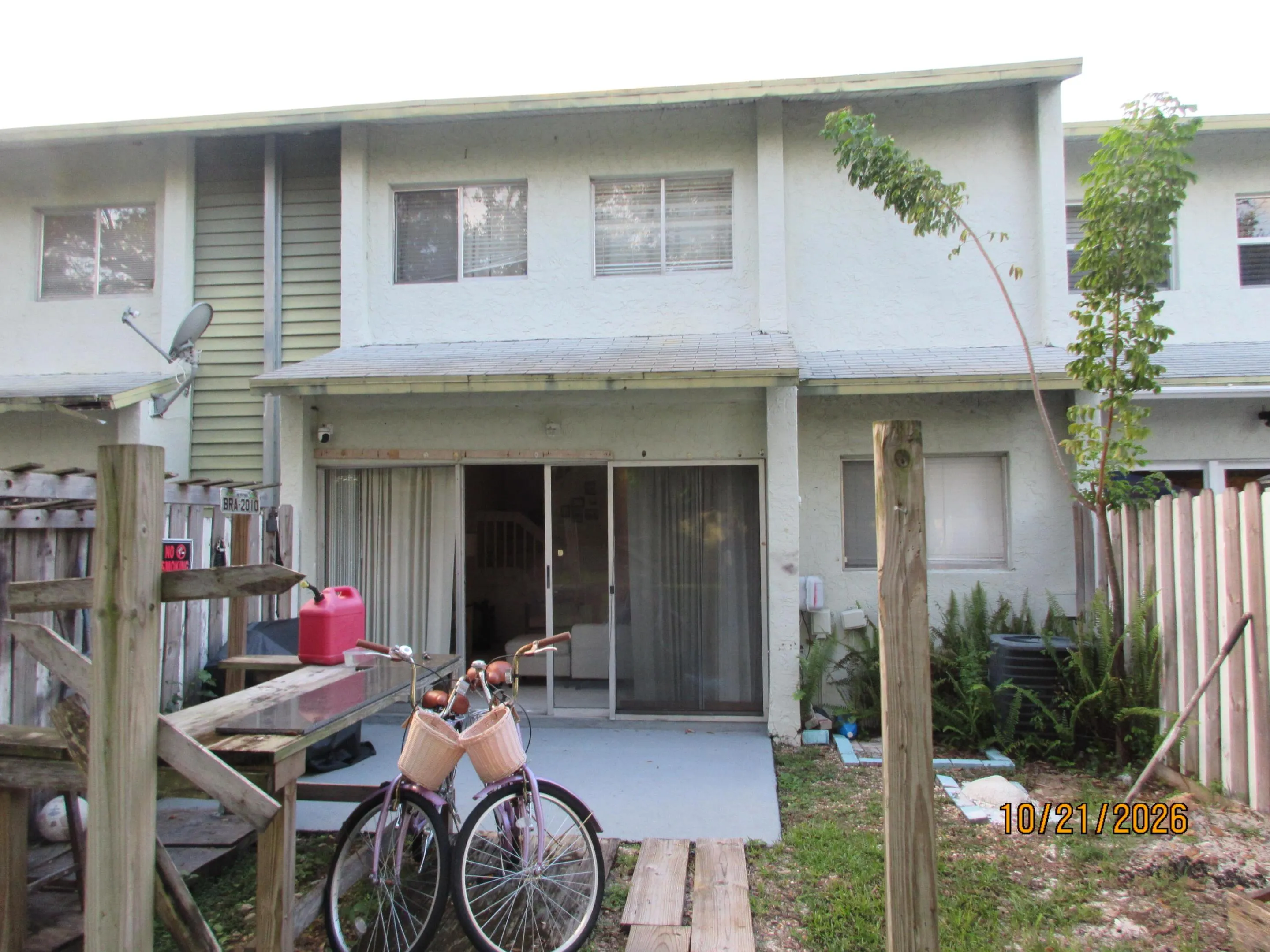 836 CRYSTAL LAKE Drive
