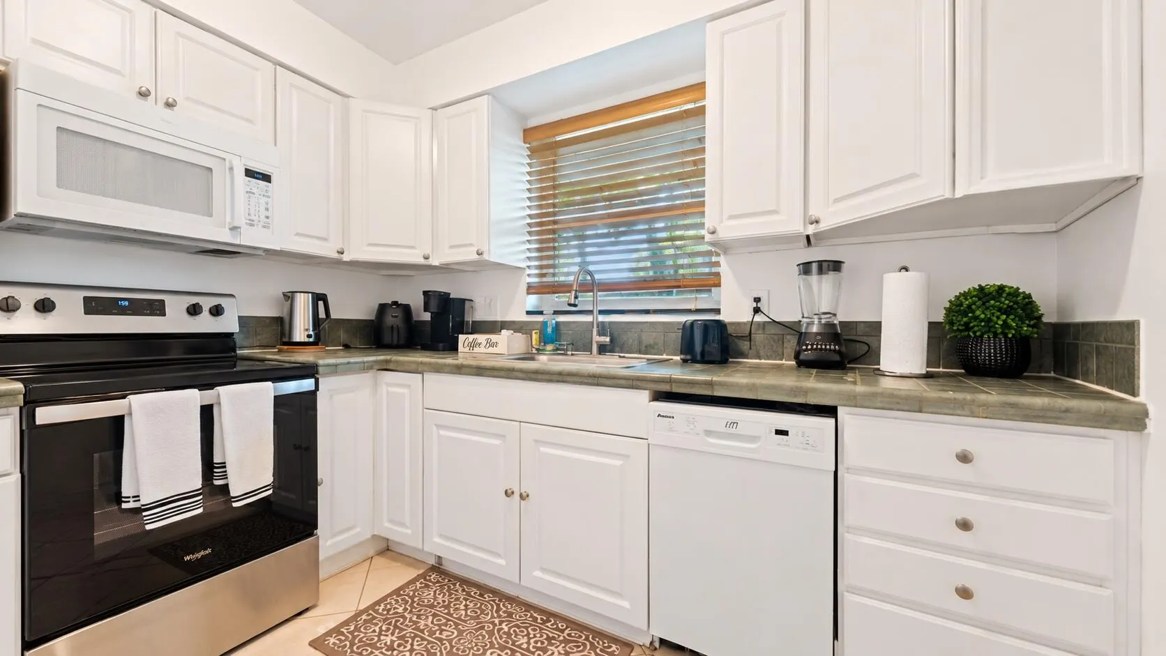 614 NE 11th Avenue #2