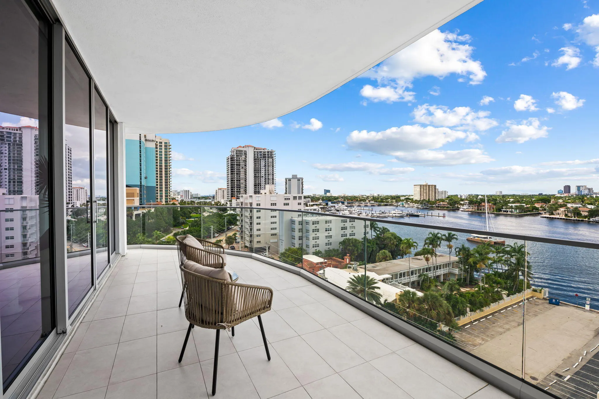 153 N Seabreeze Blvd #602