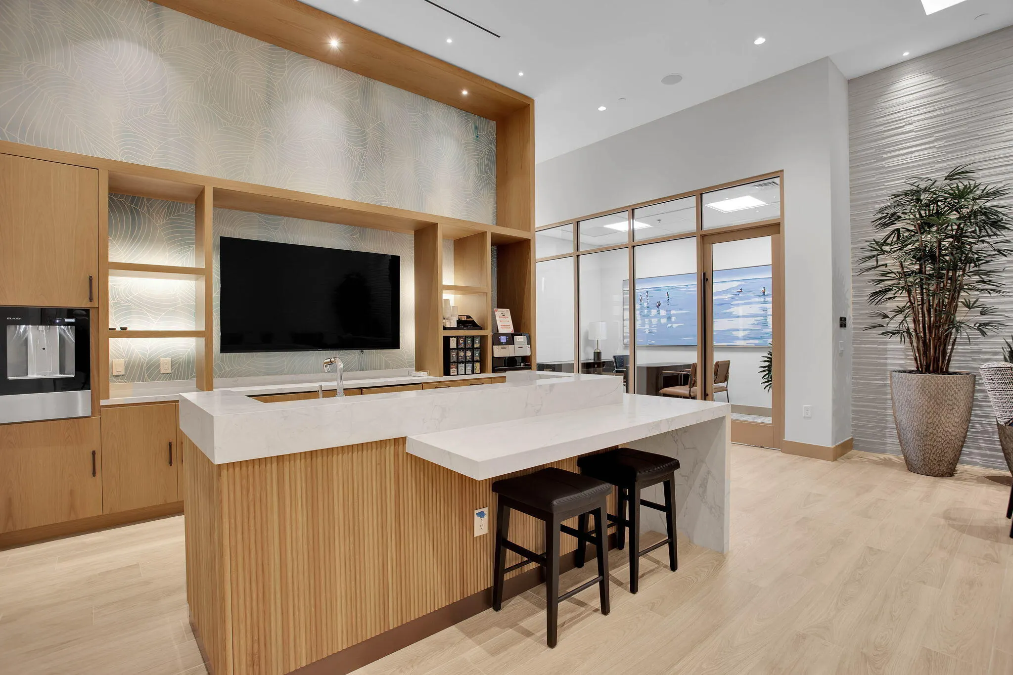 153 N Seabreeze Blvd #602