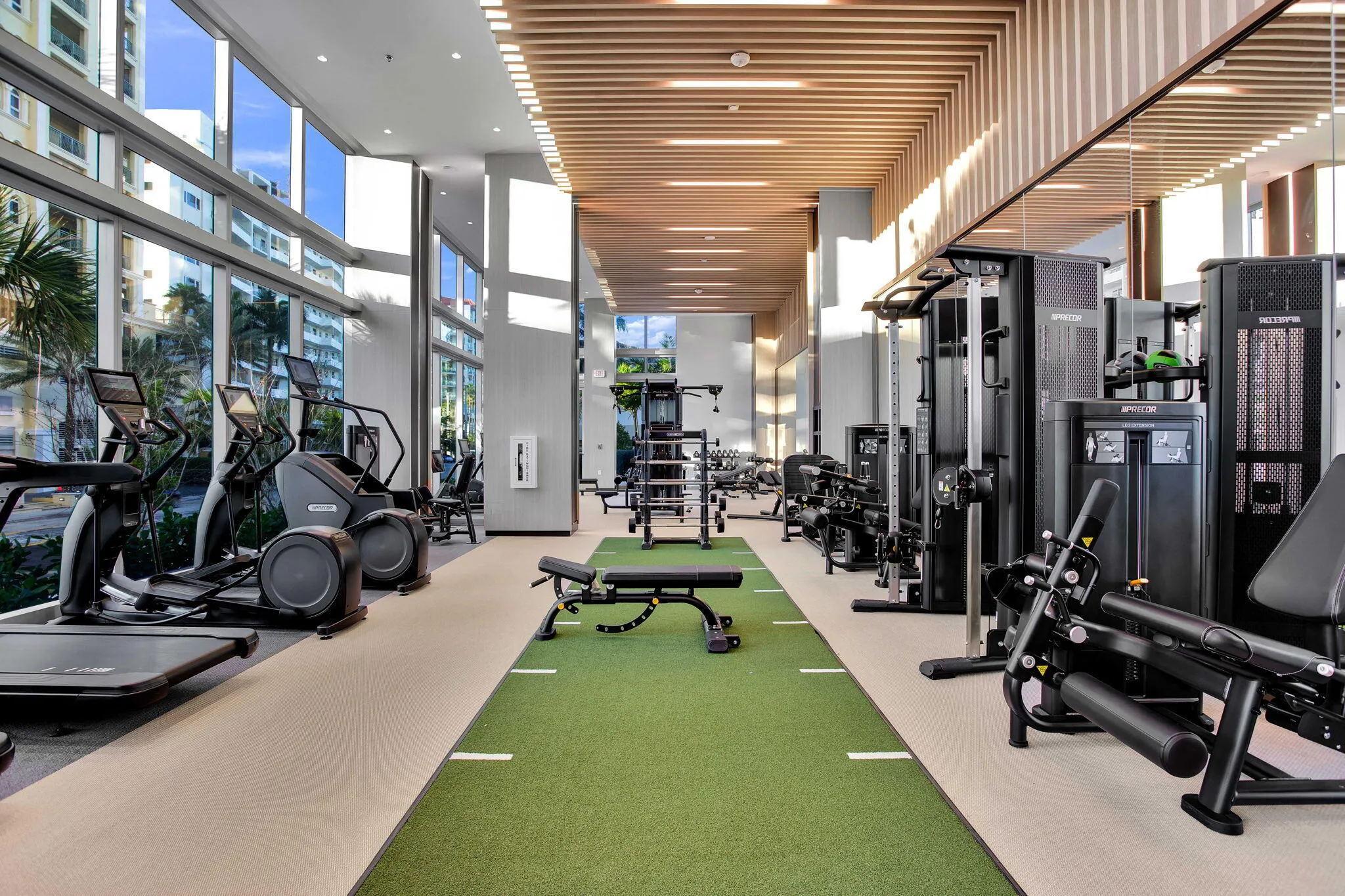 153 N Seabreeze Blvd #602