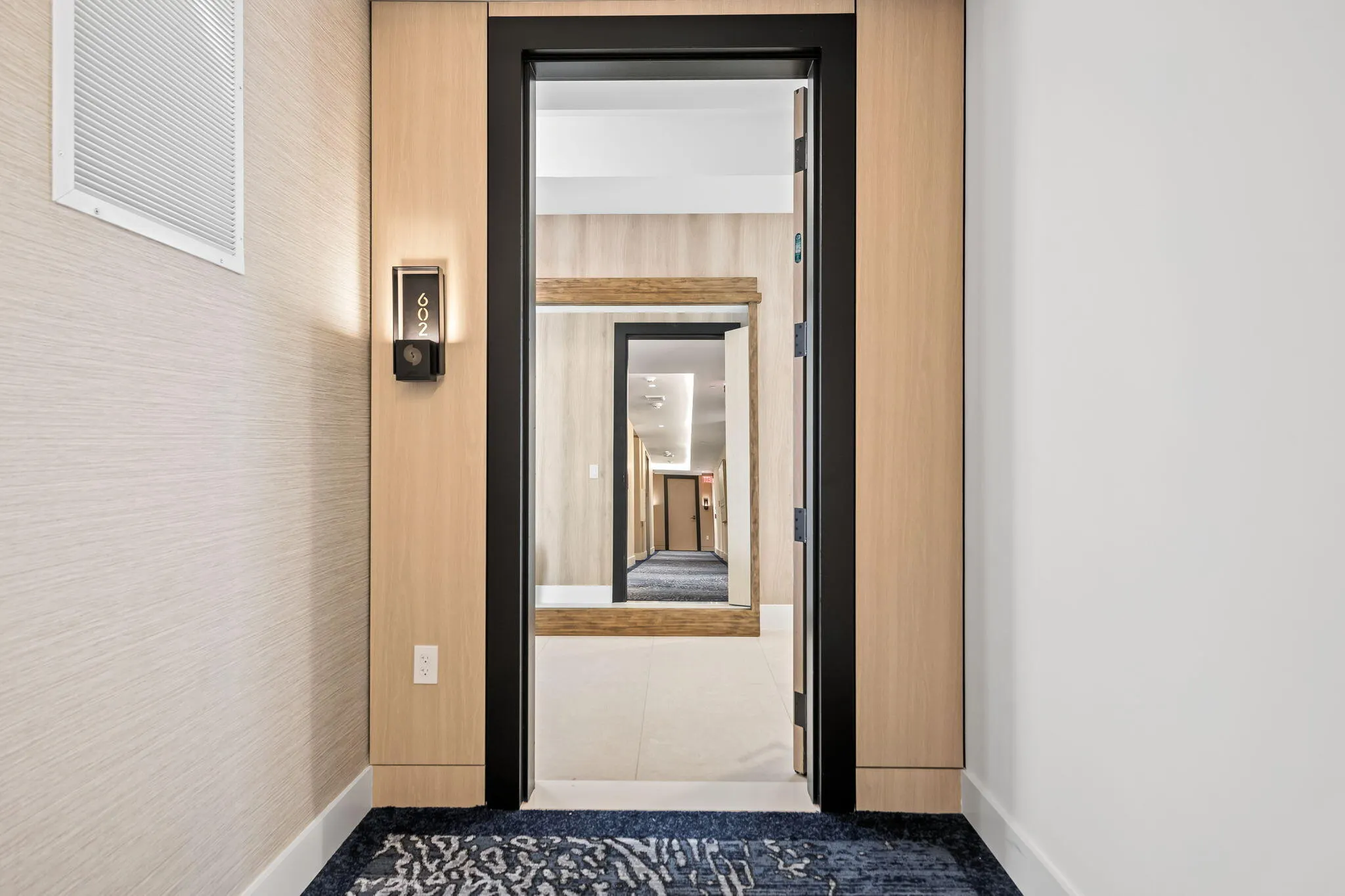 153 N Seabreeze Blvd #602