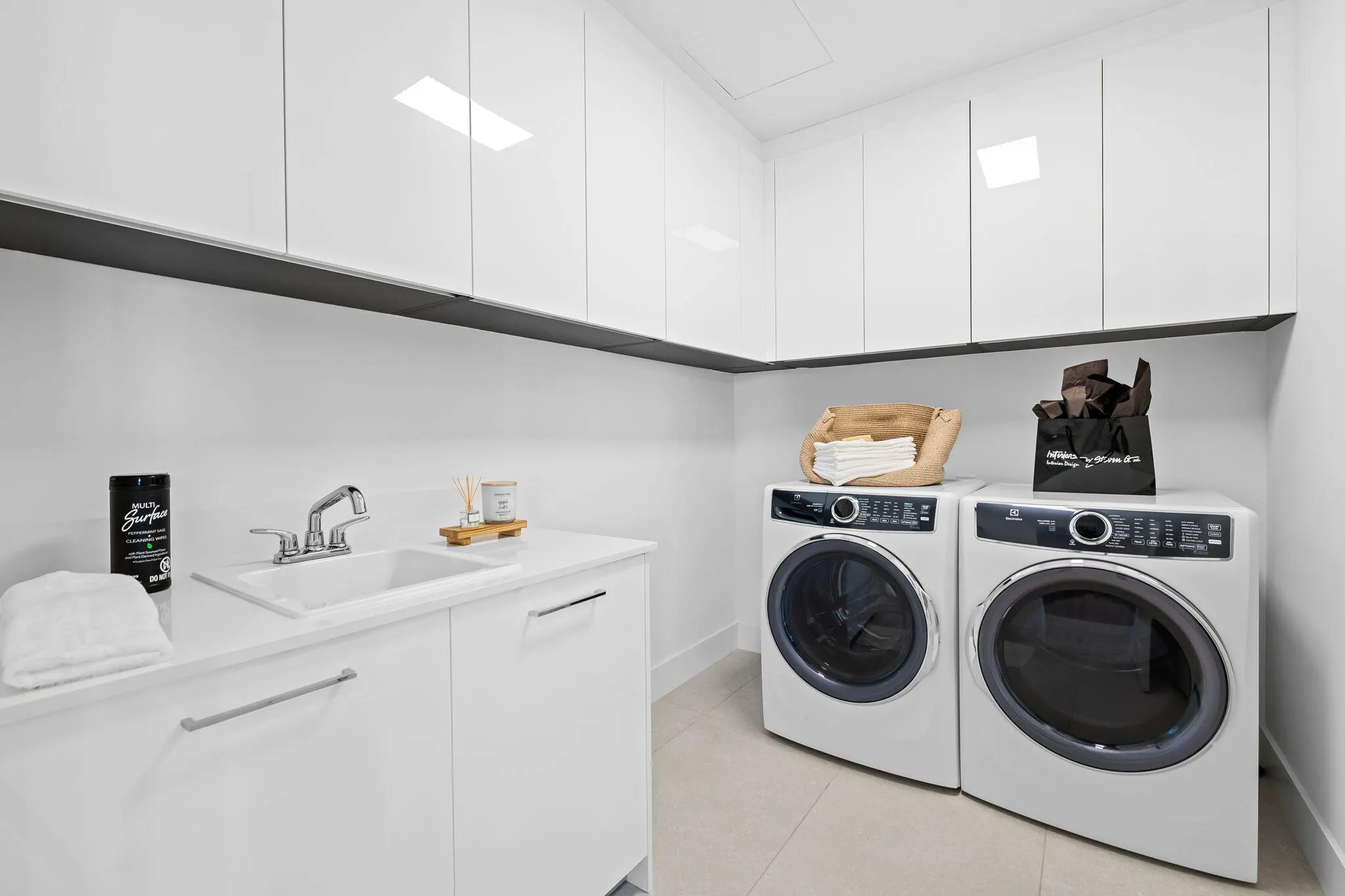153 N Seabreeze Blvd #602