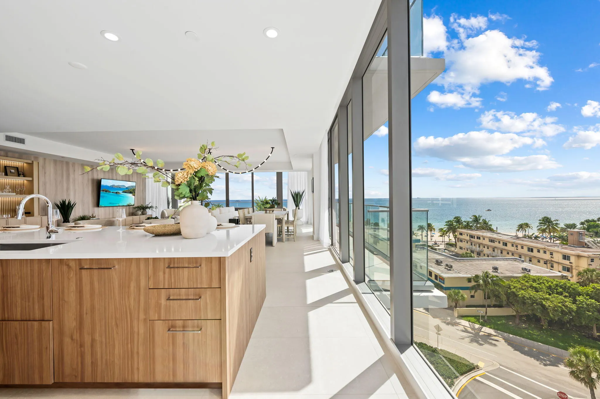 153 N Seabreeze Blvd #602