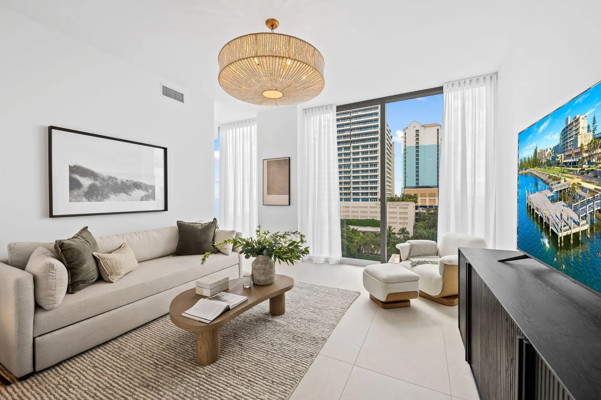 153 N Seabreeze Blvd #602