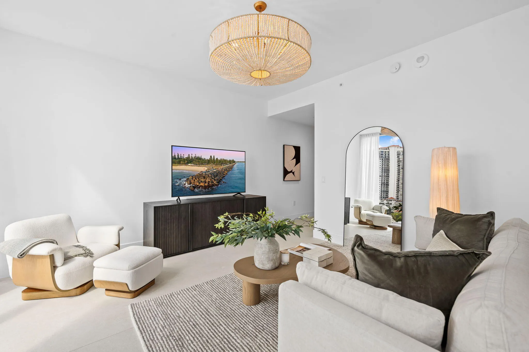 153 N Seabreeze Blvd #602