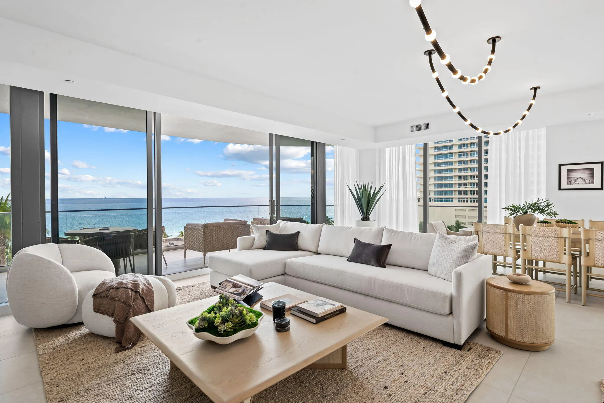 153 N Seabreeze Blvd #602