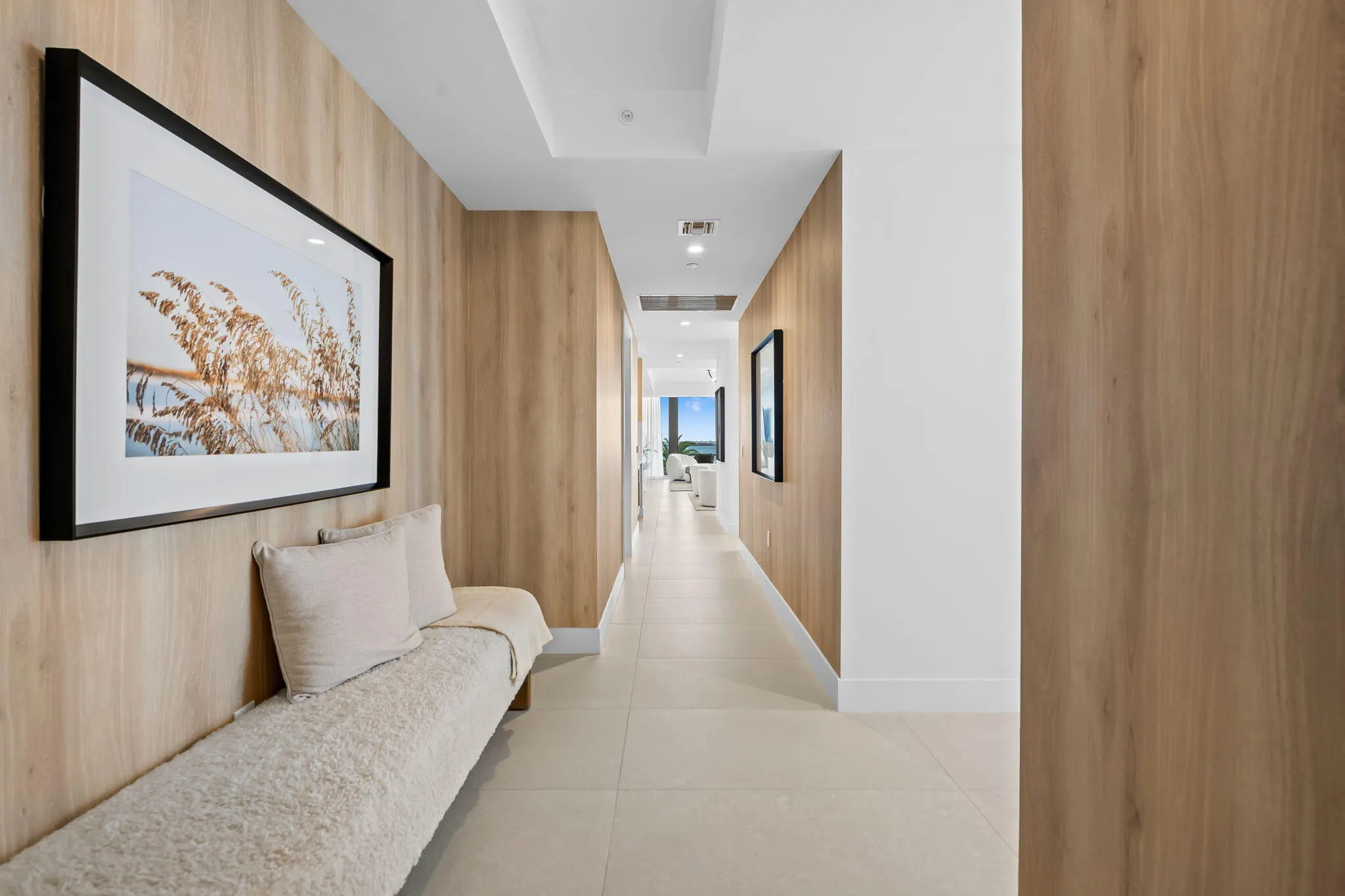 153 N Seabreeze Blvd #602