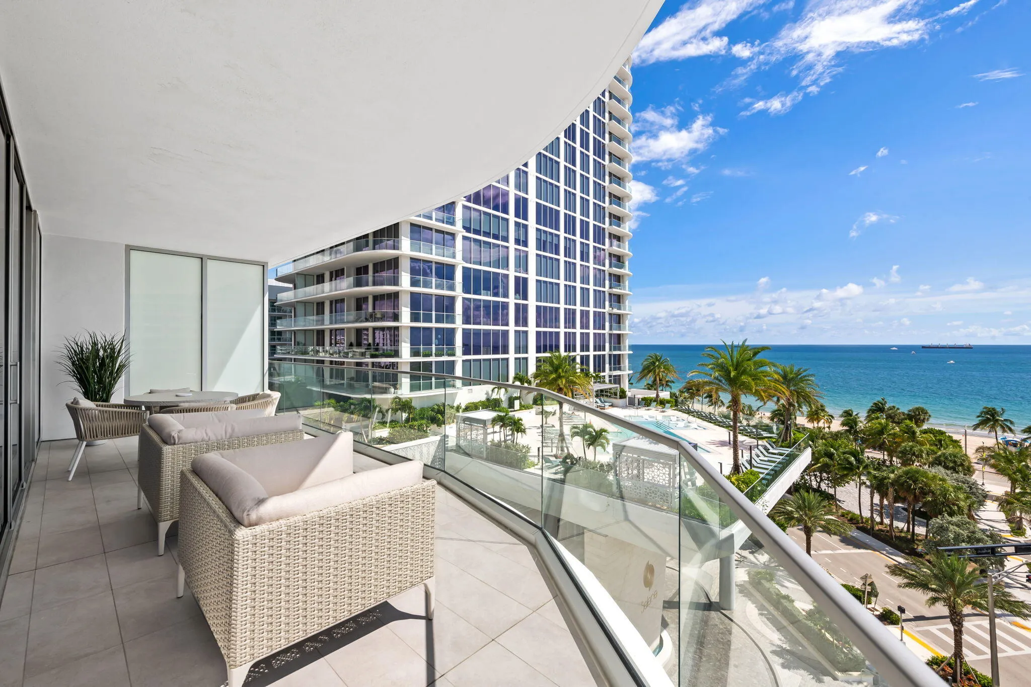 153 N Seabreeze Blvd #602