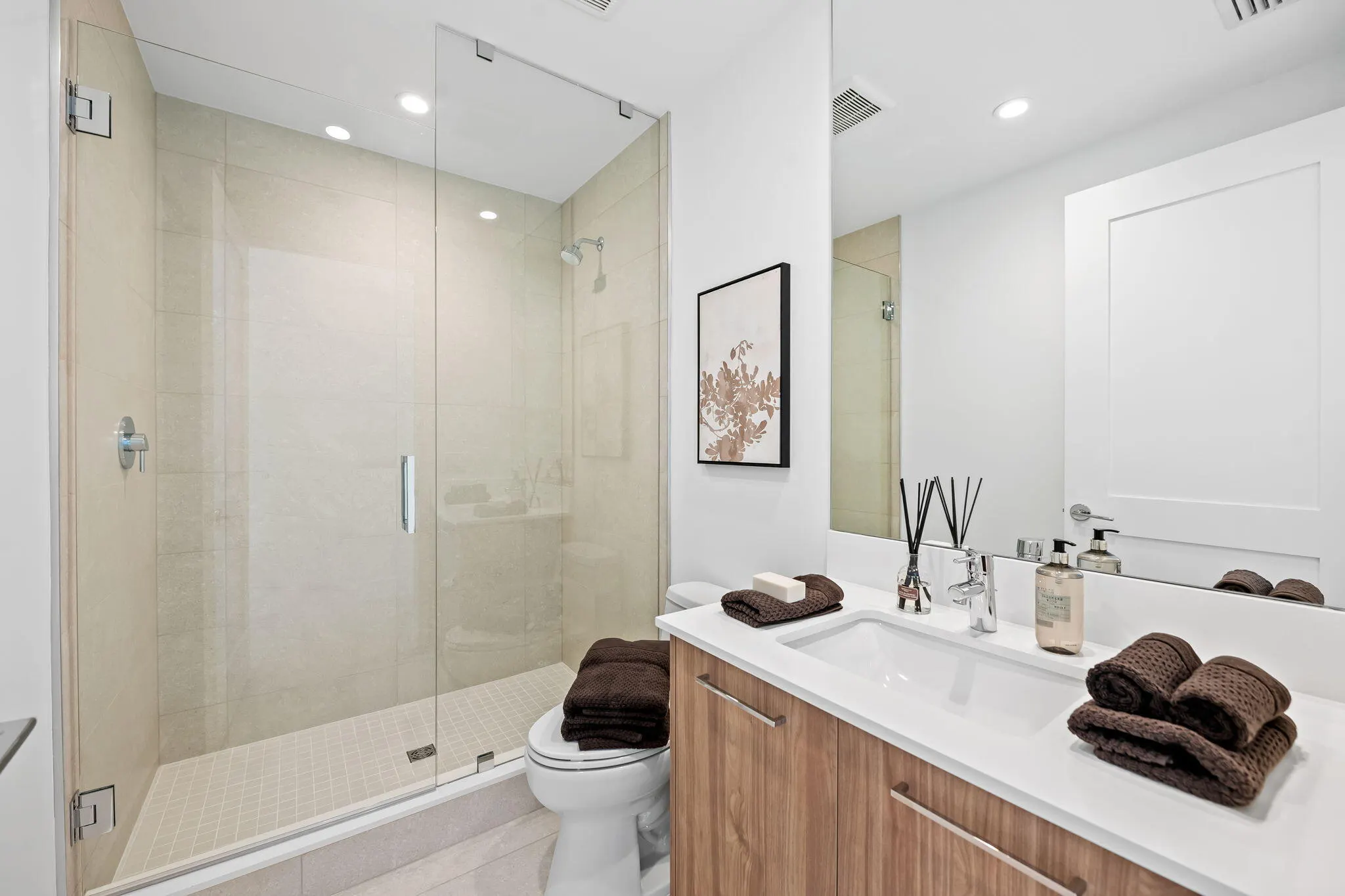 153 N Seabreeze Blvd #602