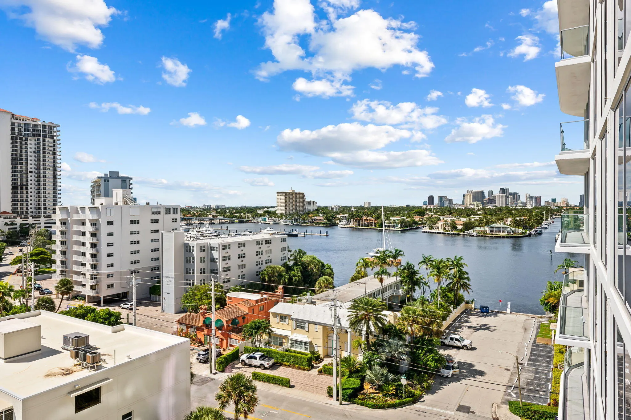 153 N Seabreeze Blvd #602
