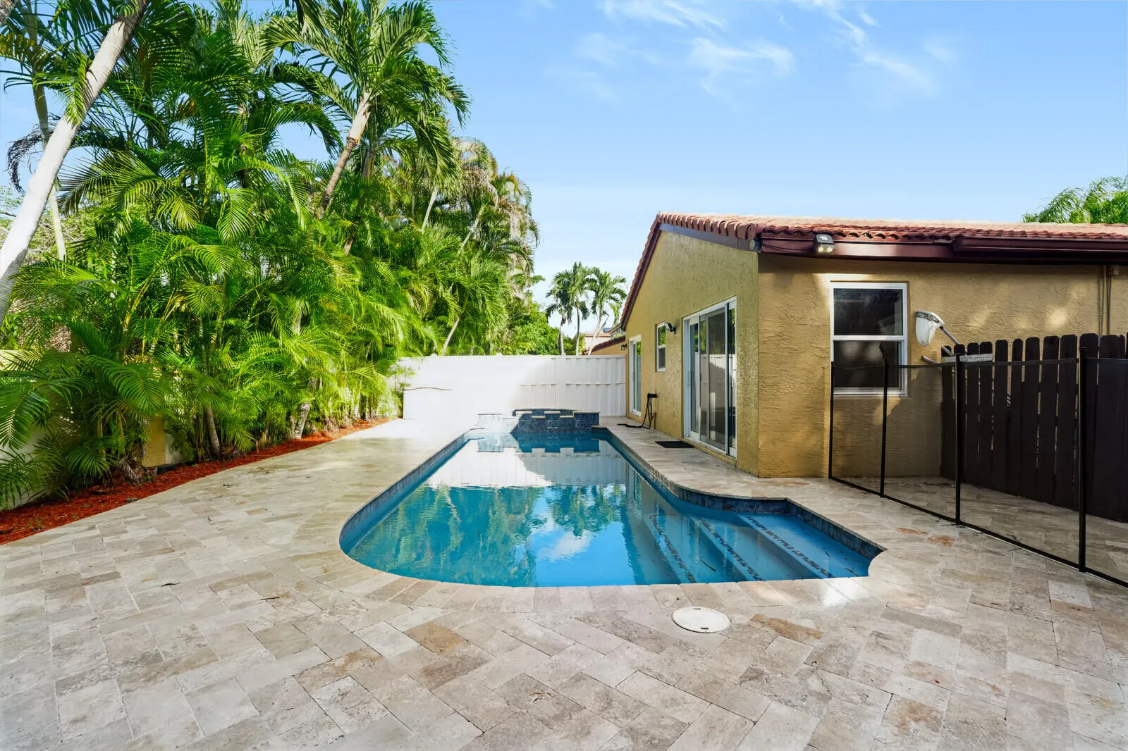 4387 NW 1ST Drive