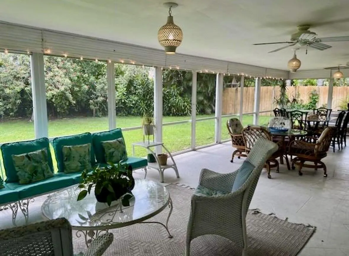301 SW 8TH Terrace