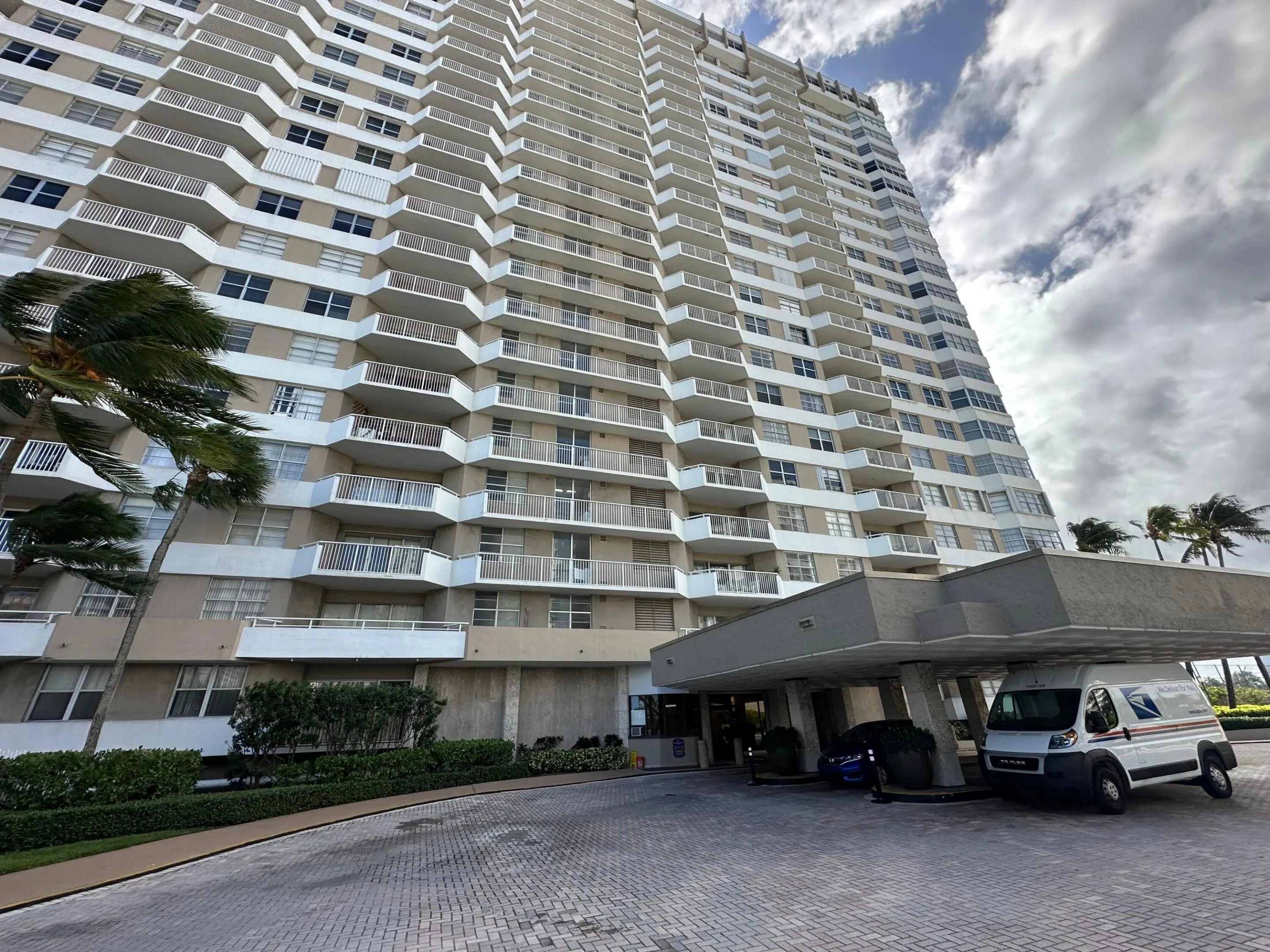 1985 S Ocean Drive #21A