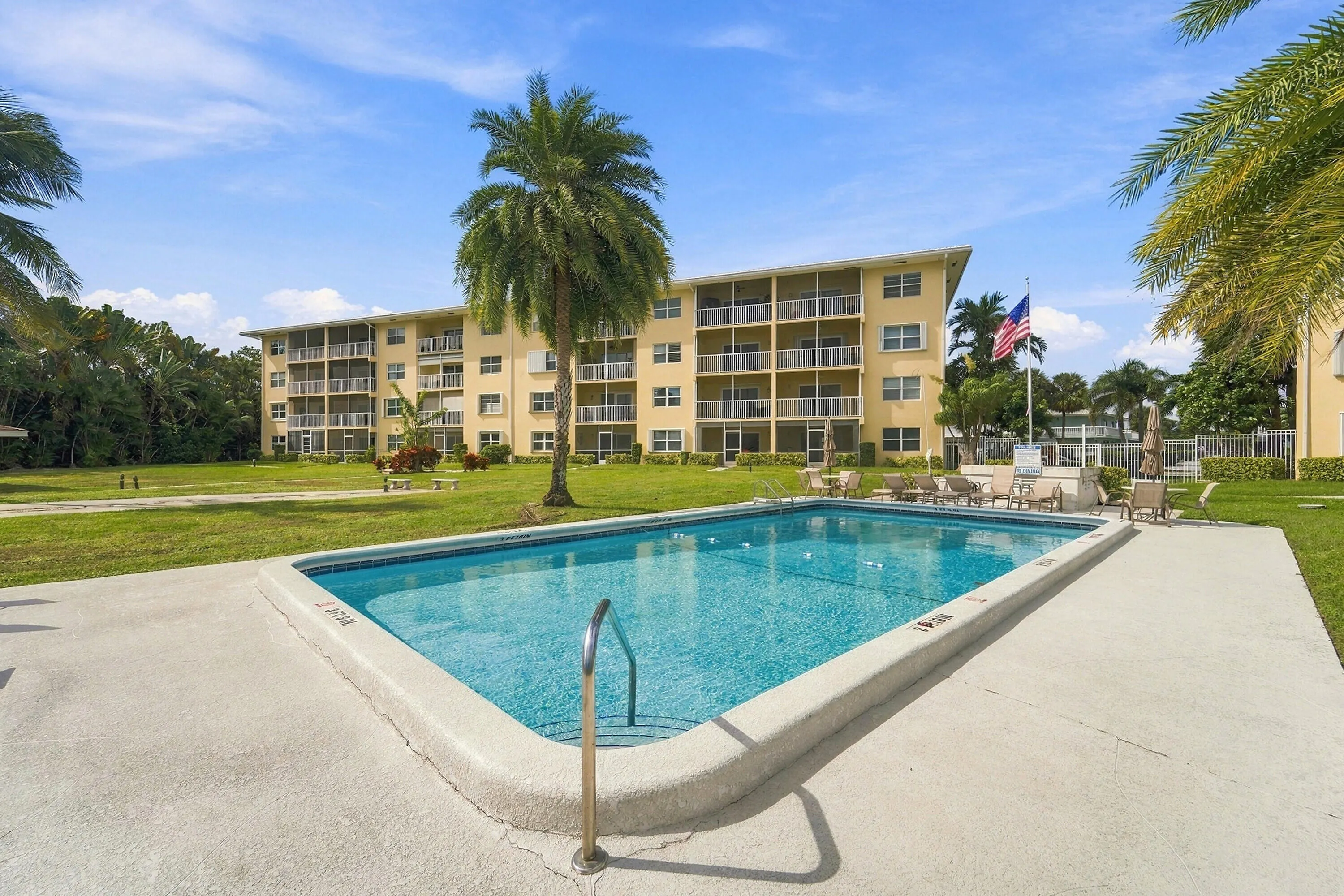 330 N FEDERAL Highway #108