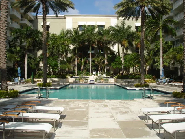 625 Casa Loma Boulevard #303