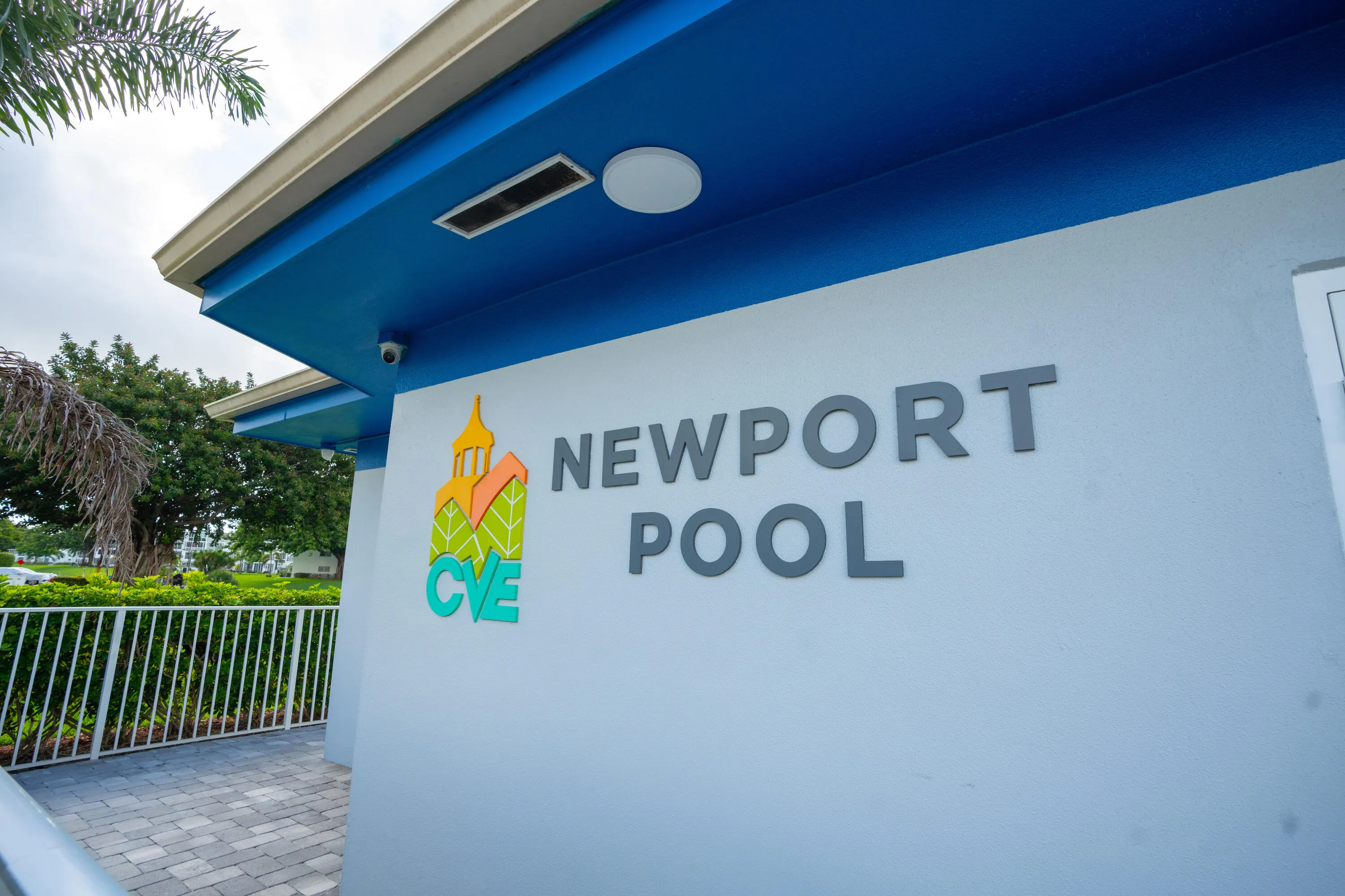 270 NEWPORT R Drive #R