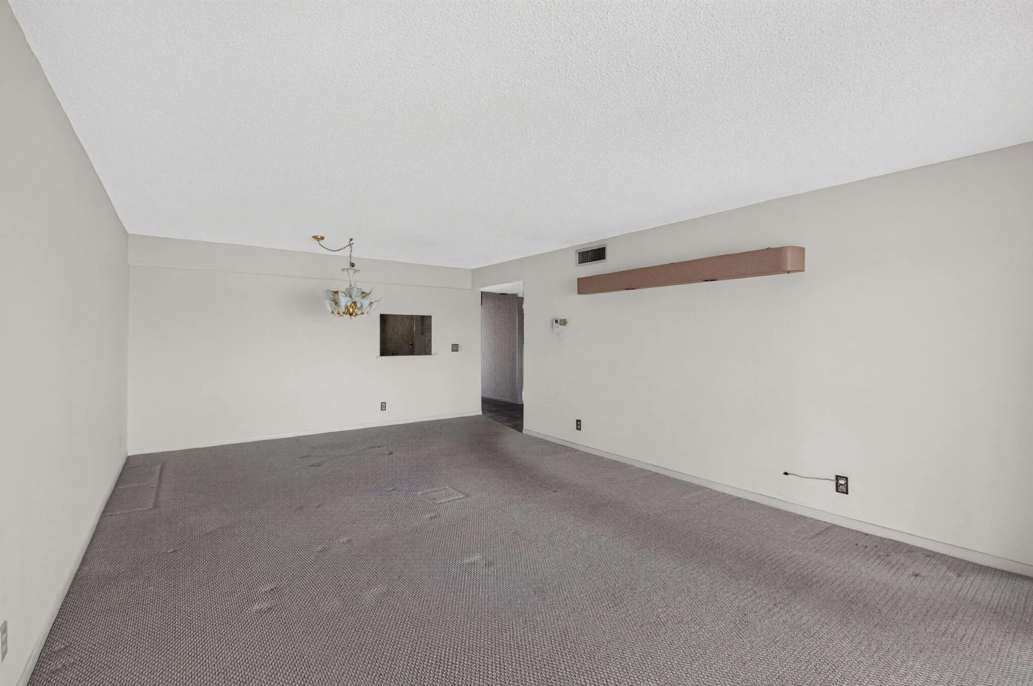 7260 KINGHURST Drive #404