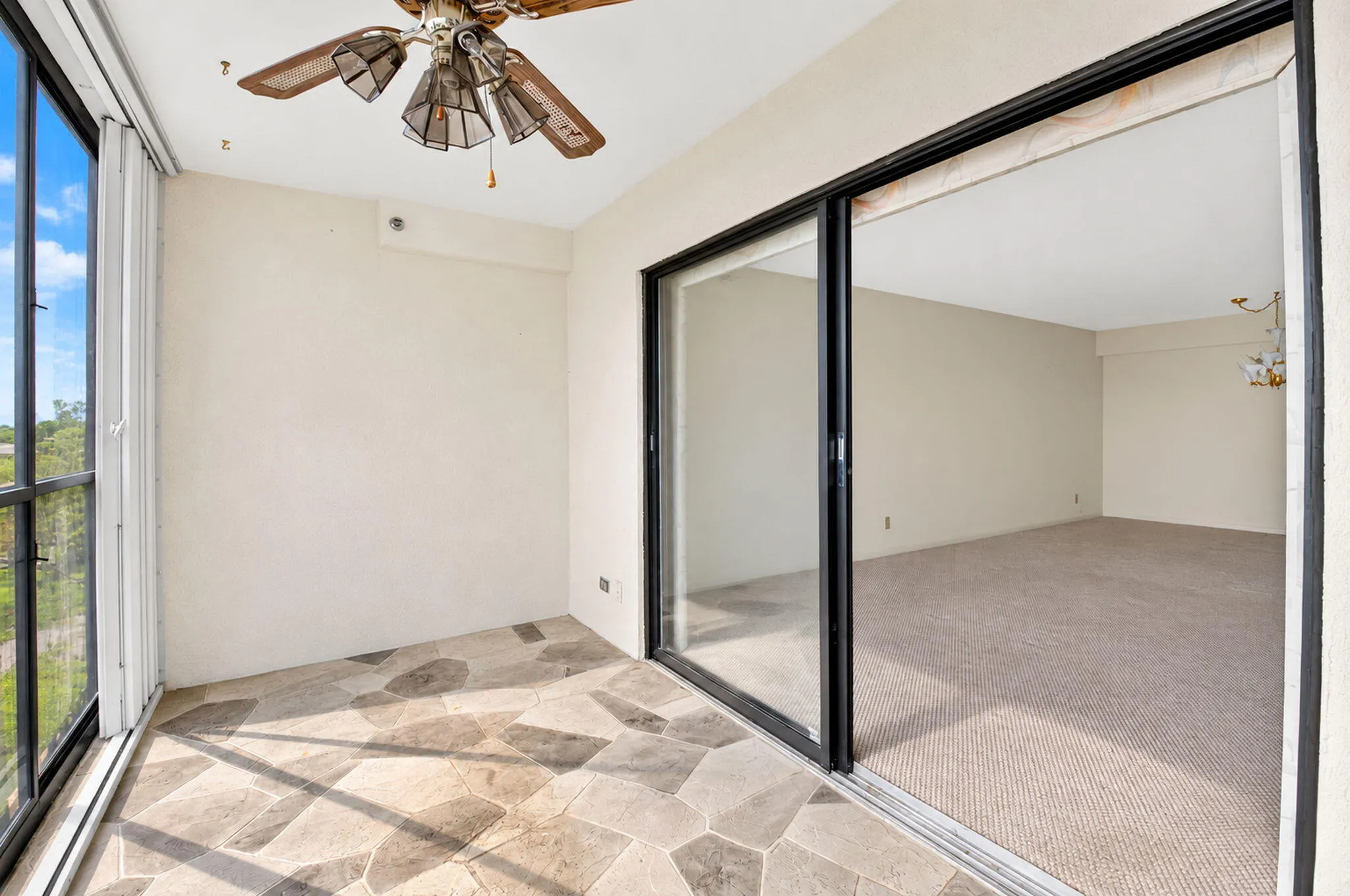 7260 KINGHURST Drive #404