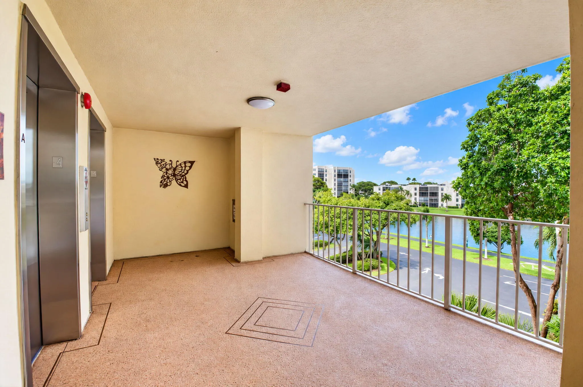 7260 KINGHURST Drive #404