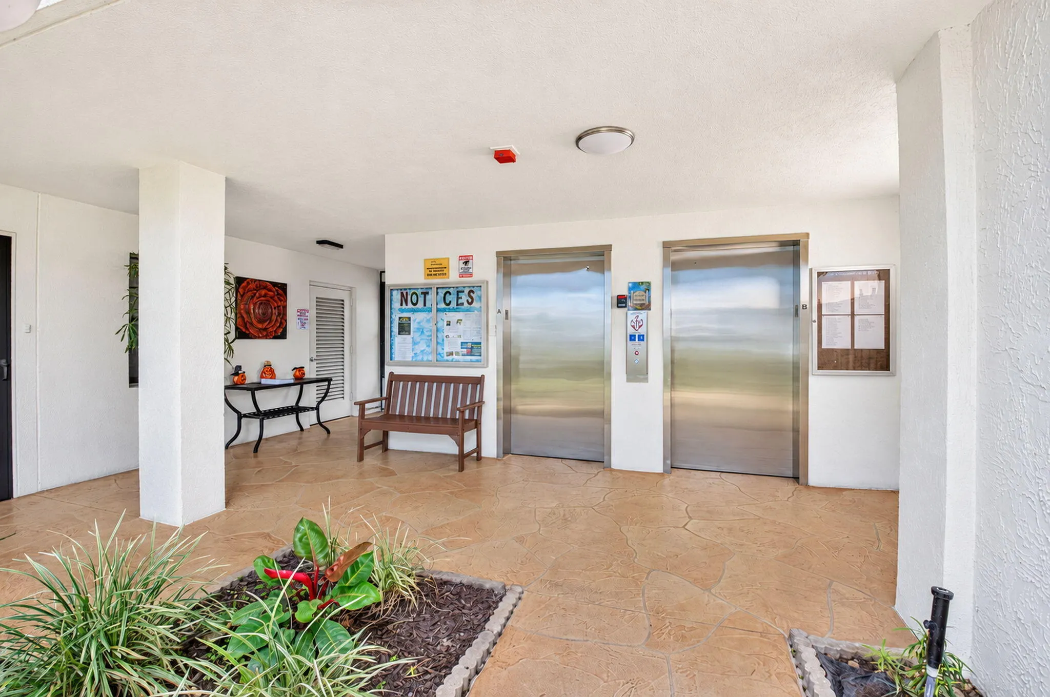 7260 KINGHURST Drive #404