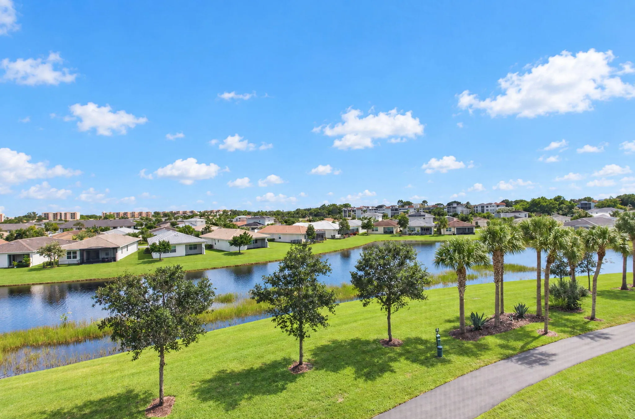 7260 KINGHURST Drive #404